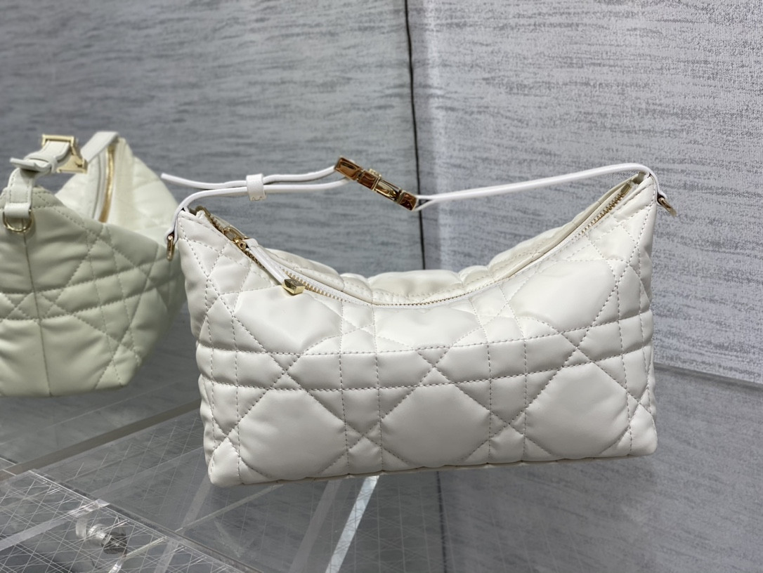 MEDIUM DIOR TRAVEL NOMAD POUCH WHITE