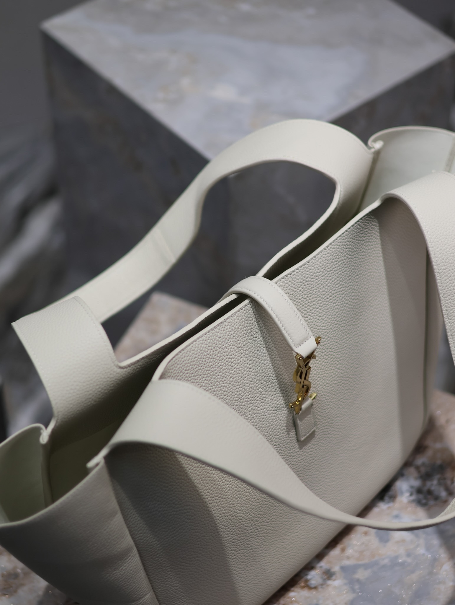 YSL BEA IN GRAINED LEATHER White