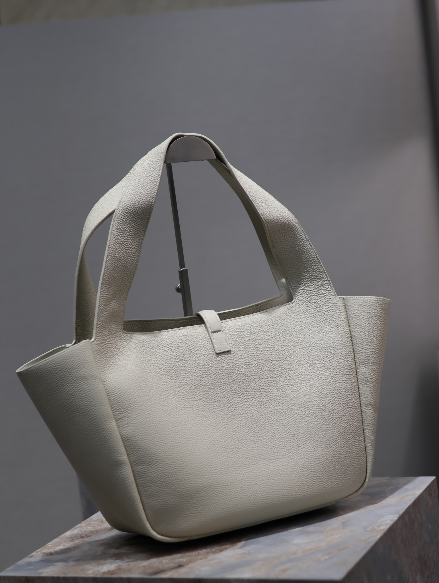 YSL BEA IN GRAINED LEATHER White