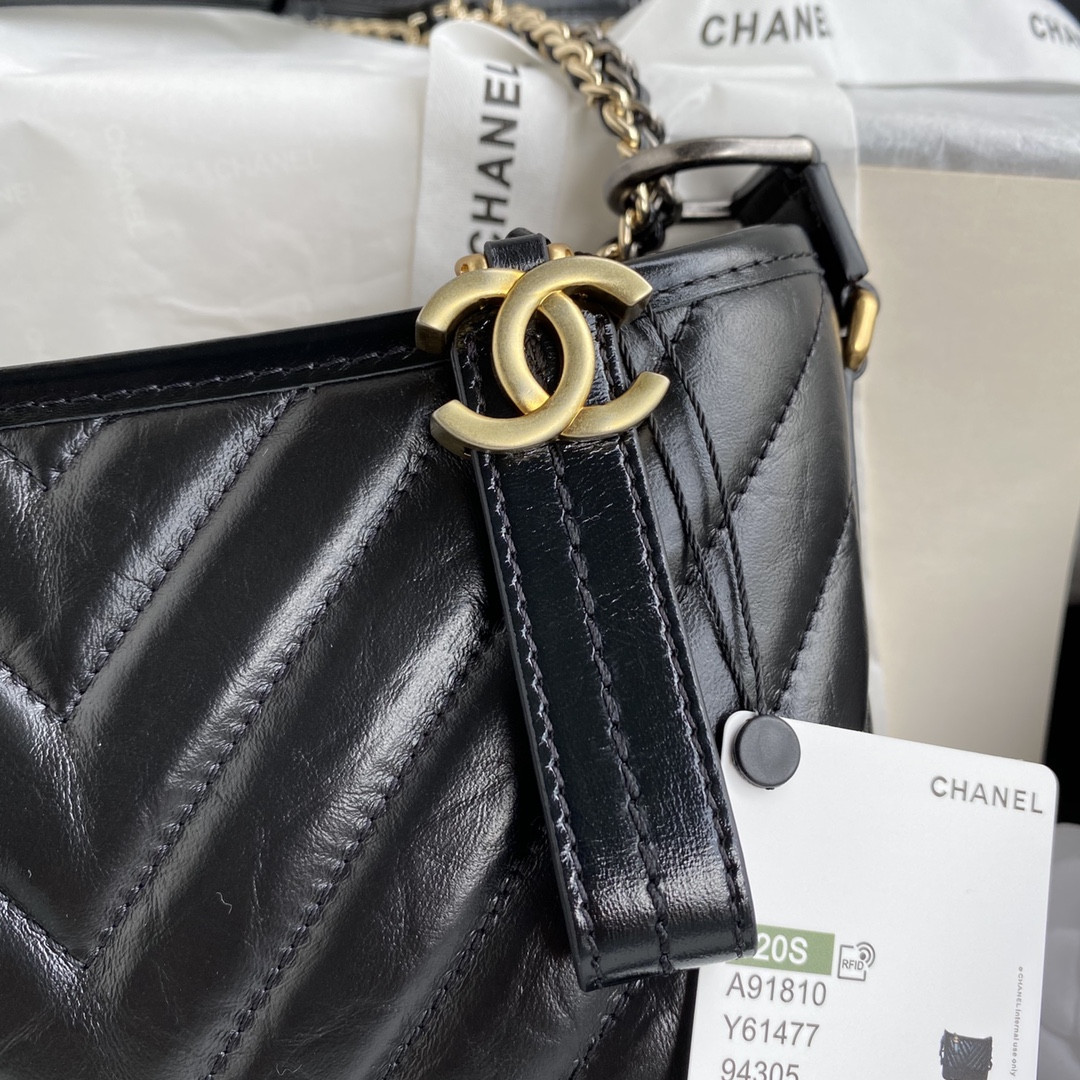Chanel Gabrielle SMALL BLACK 20 x 15 x 8cm