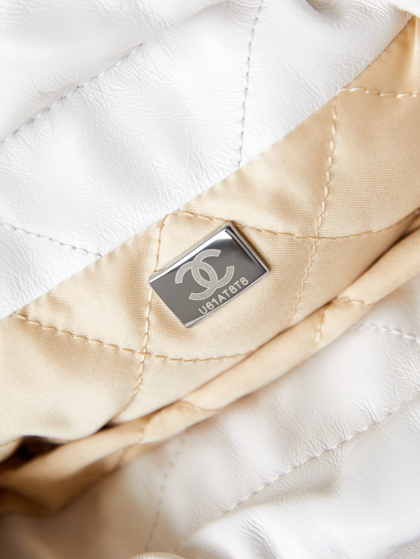 CHANEL 22 MINI HANDBAG Shiny Calfskin & Rainbow Metal White 7.8 × 7.4 × 2.3 in