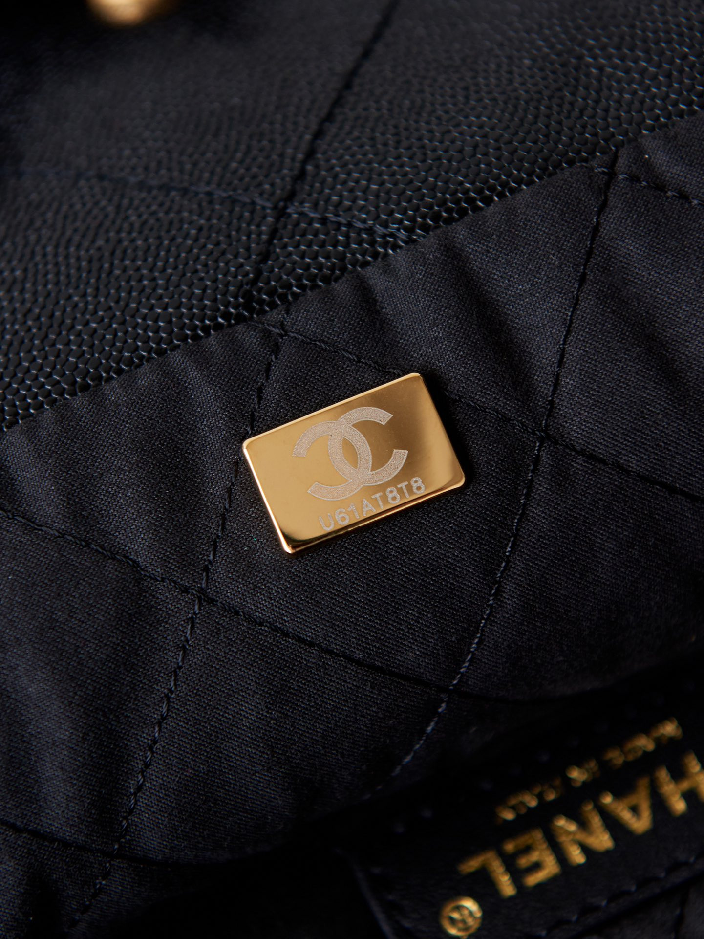 CHANEL 22 HANDBAG Shiny Calfskin Black 15.2×16.4×3.1 in