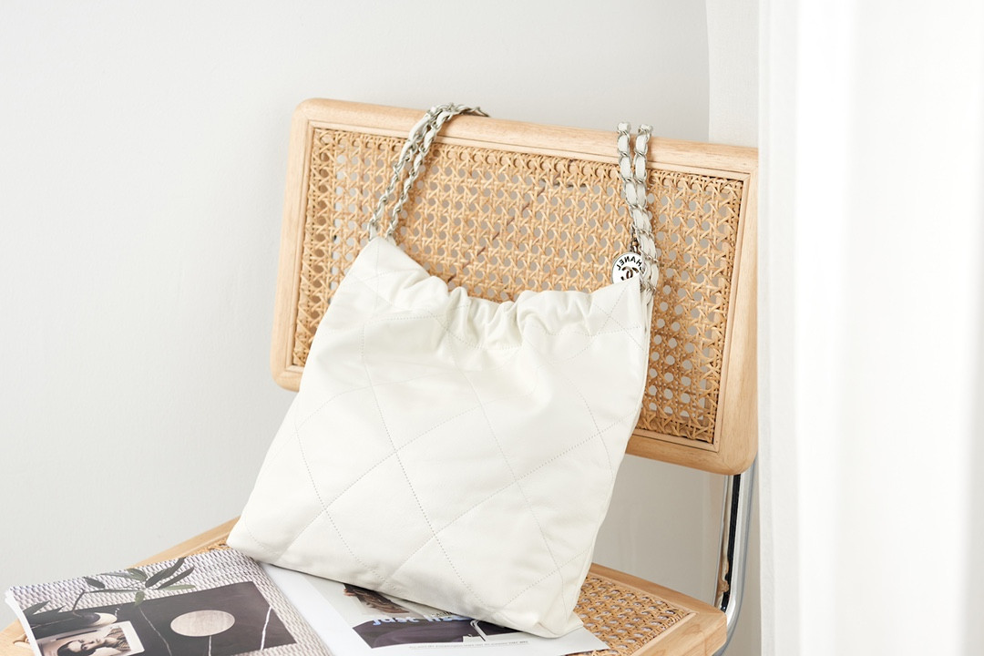 CHANEL 22 SMALL HANDBAG Shiny Calfskin White 13.7×14.4×2.7 in