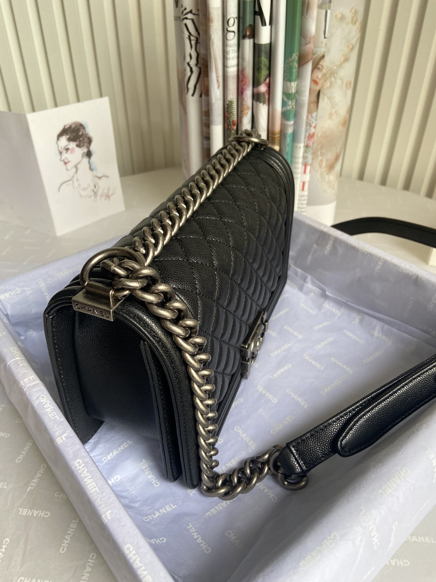 BOY CHANEL HANDBAG Shiny Grained Calfskin 5.9 × 9.8 × 3.5 in