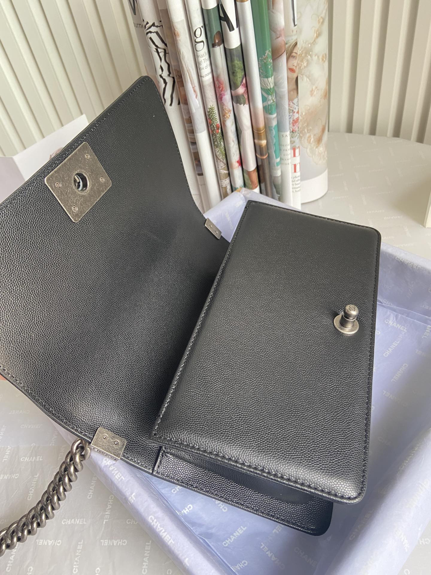 BOY CHANEL HANDBAG Shiny Grained Calfskin 5.9 × 9.8 × 3.5 in