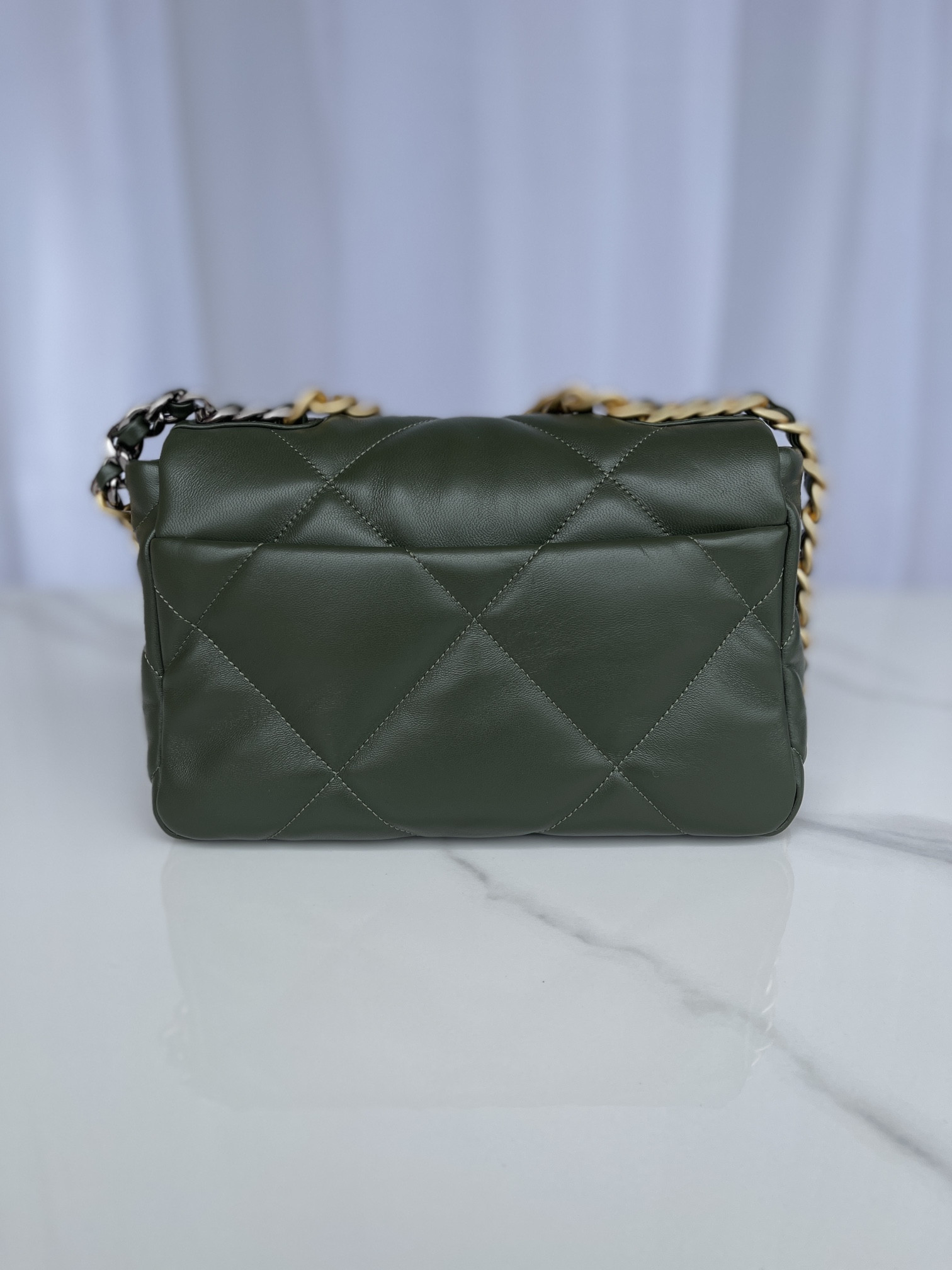 CHANEL 19 HANDBAG Shiny Leather, Gold-Tone, Silver-Tone & Ruthenium-Finish Metal Dark Green 6.2 × 10.1 × 3.5 in