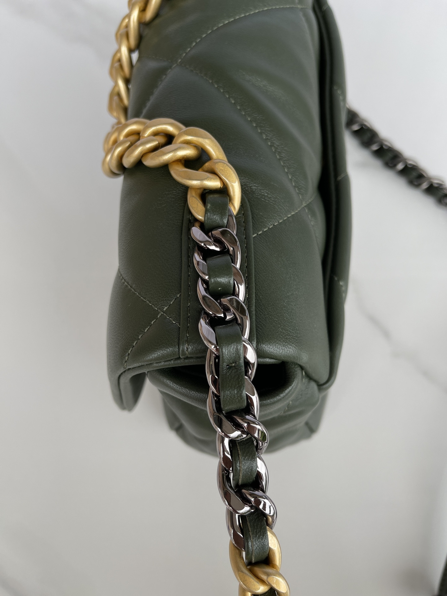CHANEL 19 HANDBAG Shiny Leather, Gold-Tone, Silver-Tone & Ruthenium-Finish Metal Dark Green 6.2 × 10.1 × 3.5 in