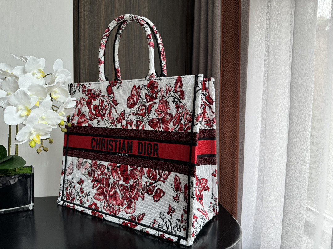 Large DIOR BOOK TOTE WHITE AND RED LE CŒUR DES PAPILLONS EMBROIDERY 16.5 x 14 x 7.5 inches