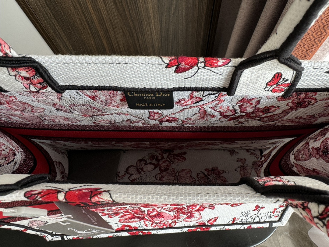 Large DIOR BOOK TOTE WHITE AND RED LE CŒUR DES PAPILLONS EMBROIDERY 16.5 x 14 x 7.5 inches