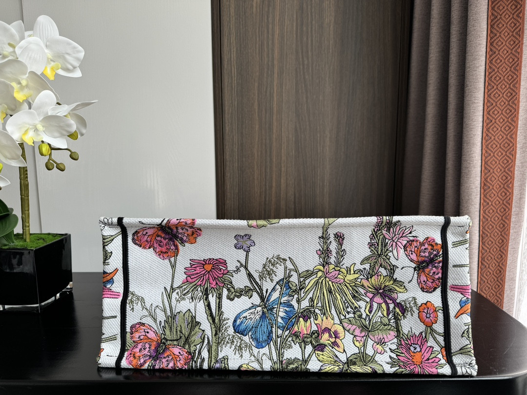 Large DIOR BOOK TOTE WHITE MULTICOLOR MEXICO MILLEFIORI EMBROIDERY 16.5 x 14 x 7.5 inches