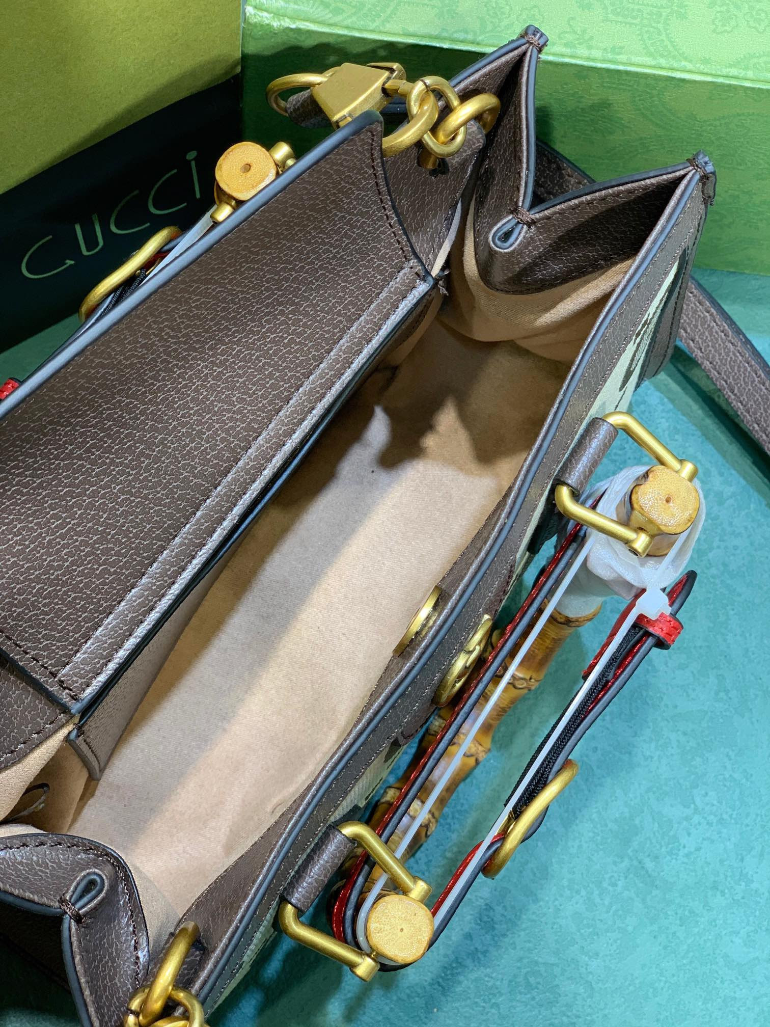 GUCCI DIANA SMALL SHOULDER BAG 25W x 16H x 9D CM