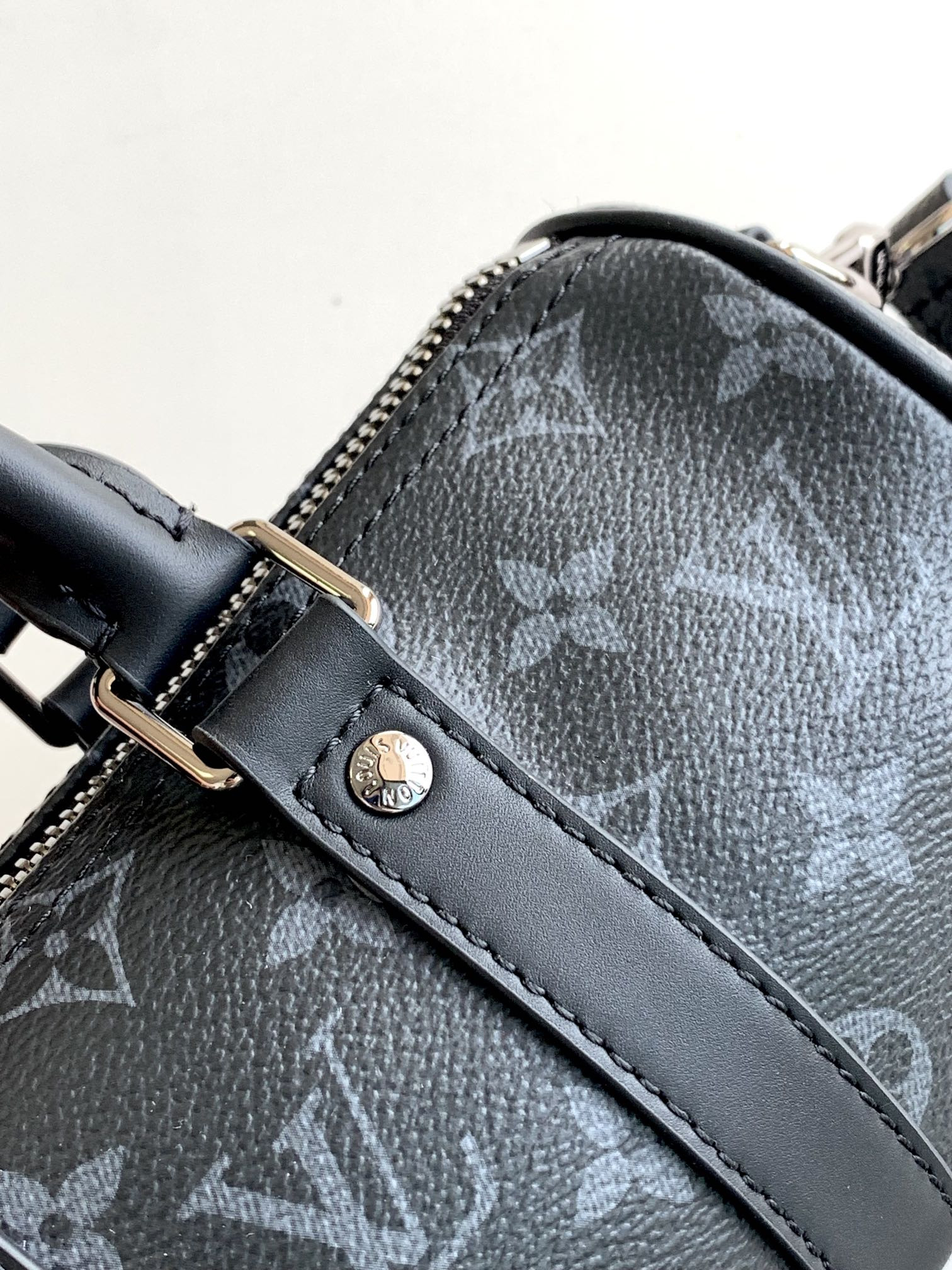 Louis Vuitton Keepall XS Monogram Eclipse Reverse Black M45947 21 x 12 x 9 CM