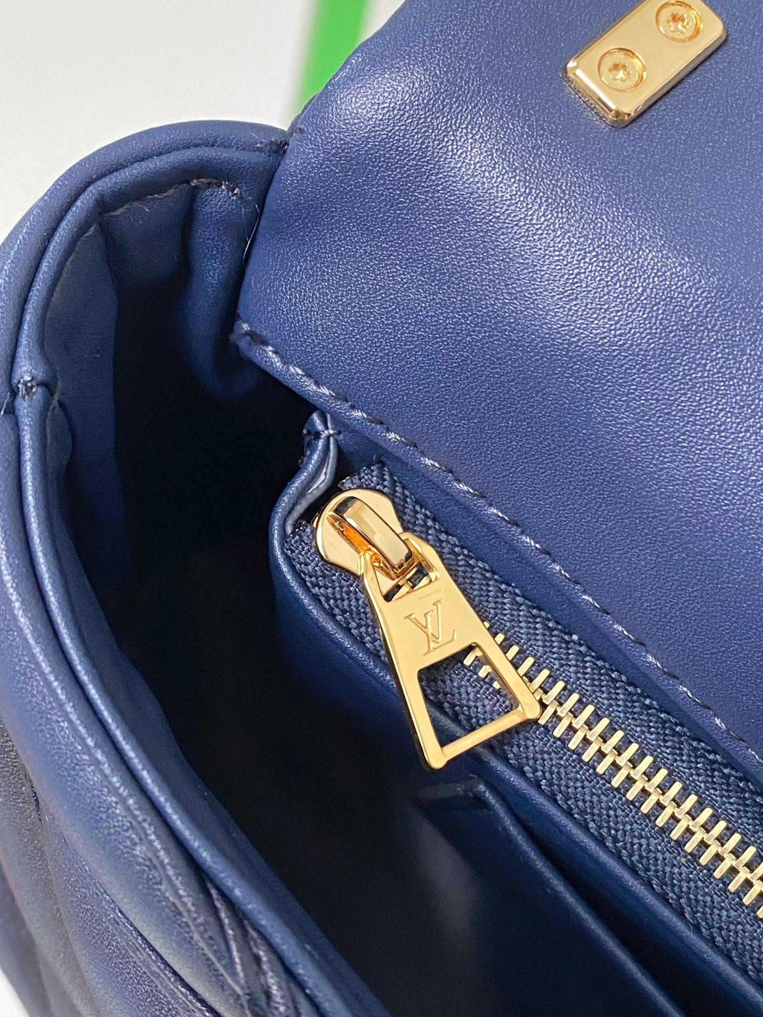 LOUIS VUITTON M14956 GO-14 MM 9.1 x 6.3 x 3.9 inches