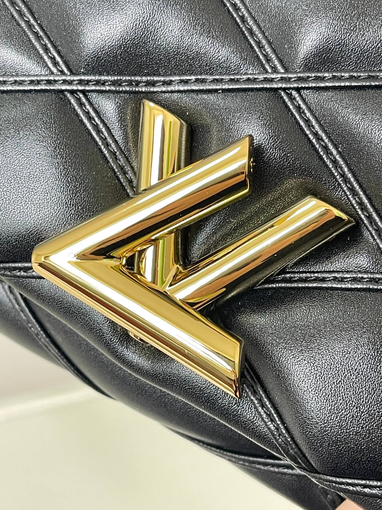 LOUIS VUITTON M23625 Pico GO-14 5.9 x 3.9 x 2.6 inches