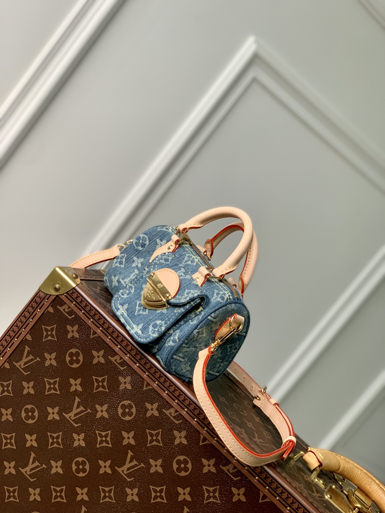 LOUIS VUITTON M82950 Nano Speedy 6.3 x 3.9 x 3 inches