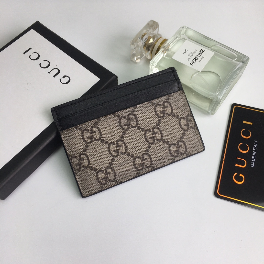 G*u*i gg  card case wallet