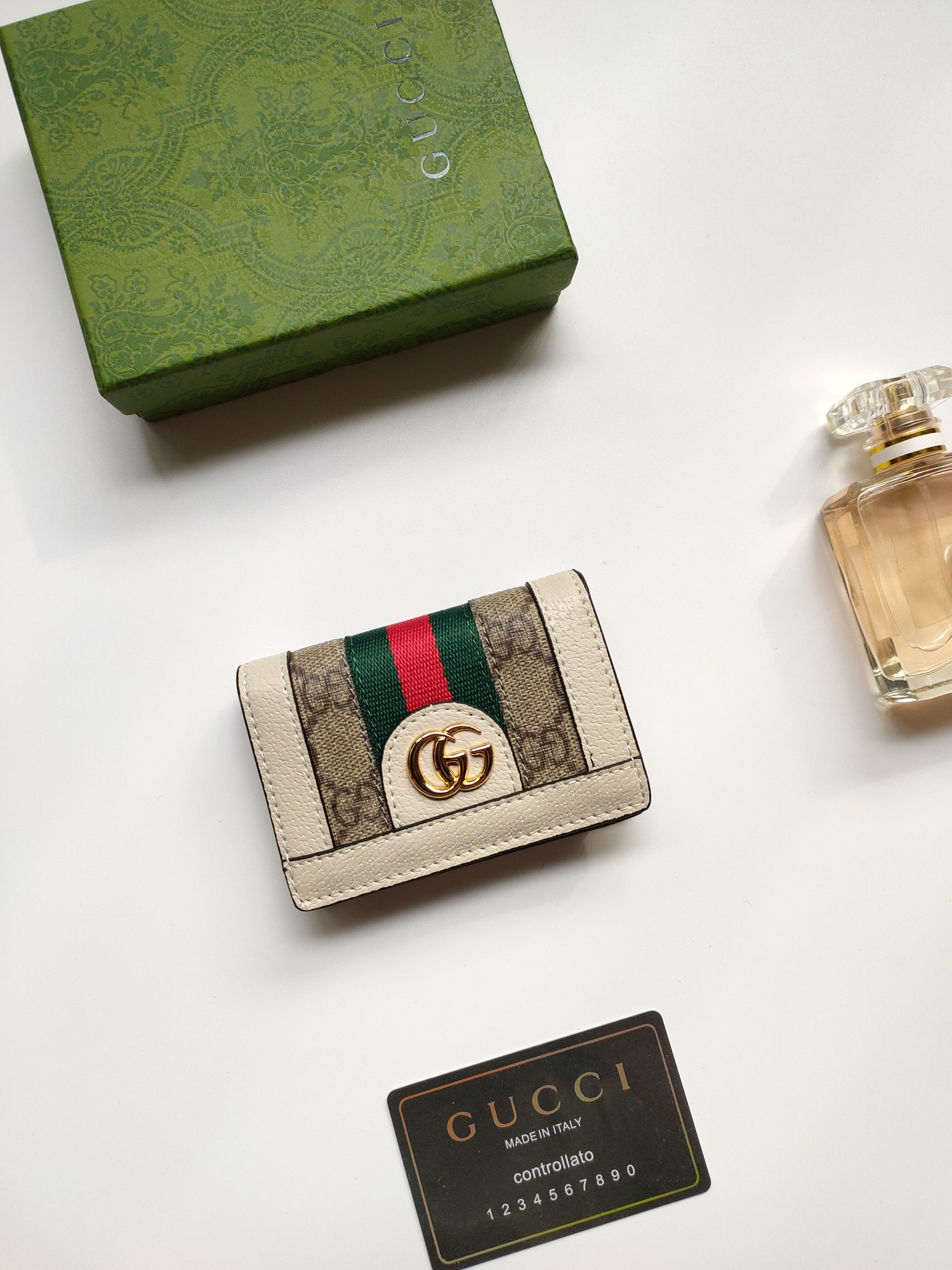 G*u*i gg  card case wallet