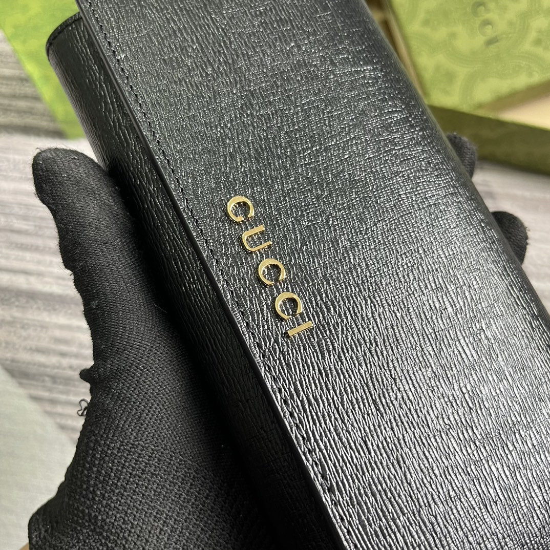 CONTINENTAL WALLET WITH GUCCI SCRIPT  7.5"W x 4"H x 1.4"D