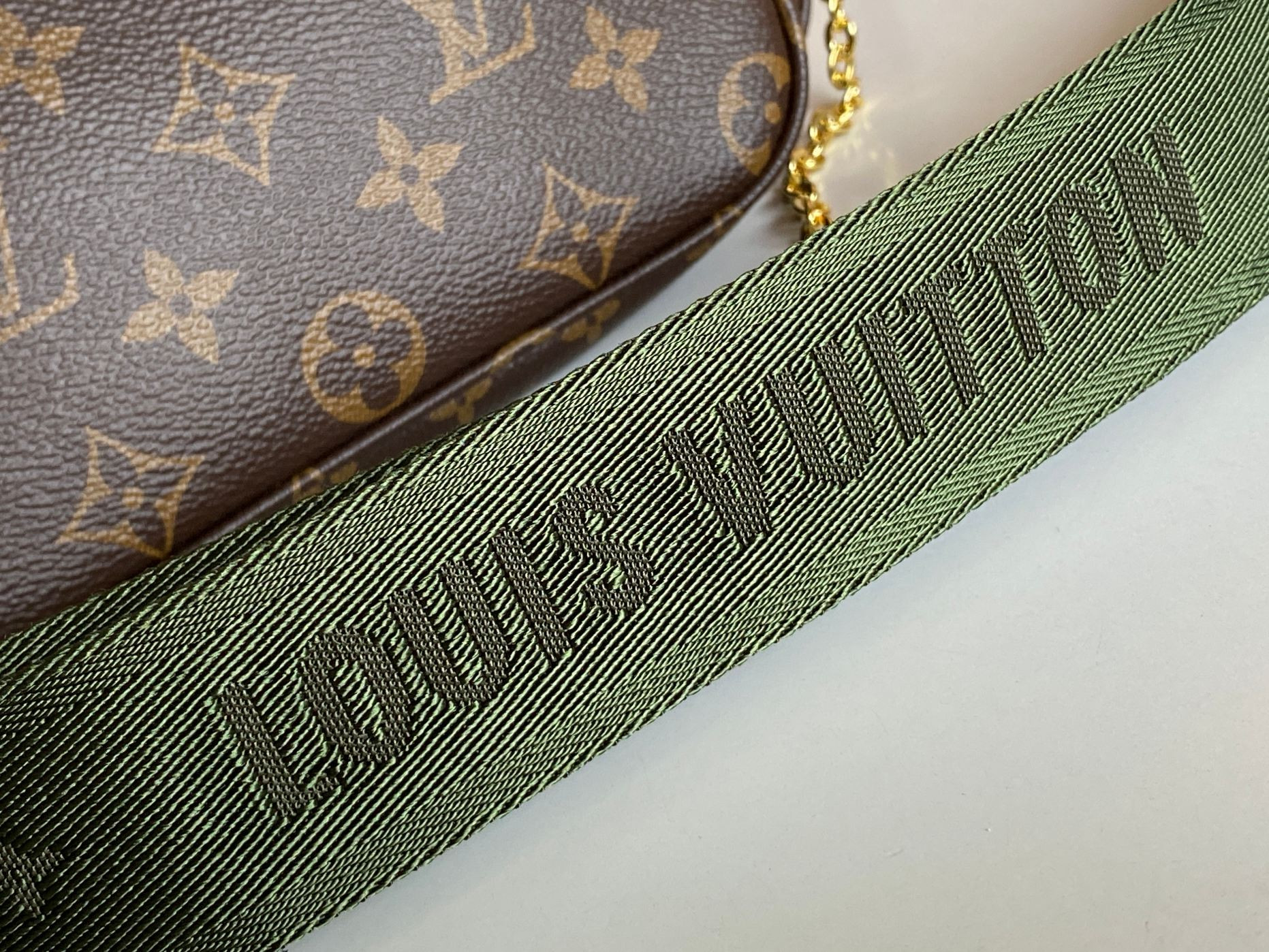 LOUIS VUITTON M44813 Multi Pochette Accessoires 9.4 x 5.3 x 1.6 inches