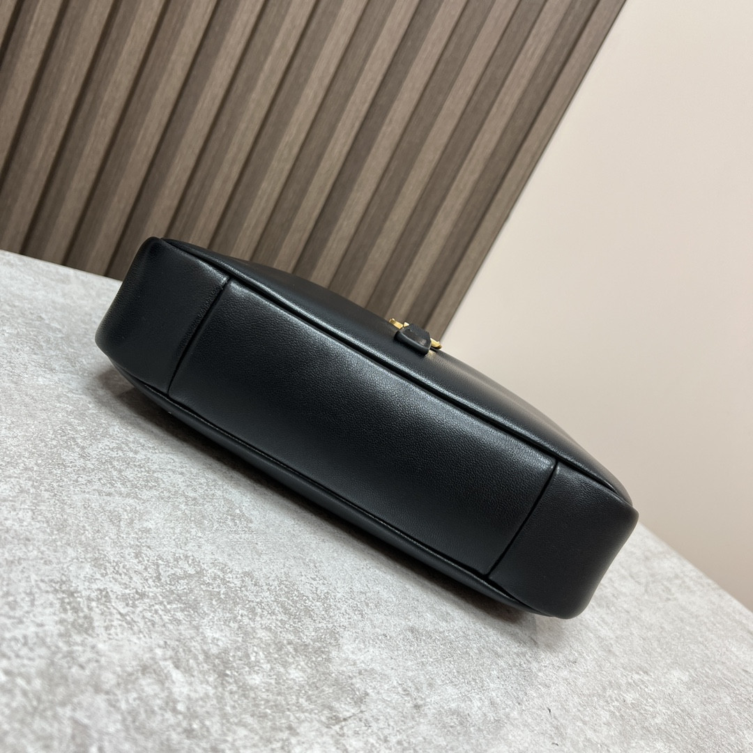 YSL LE 5 À 7 IN SMOOTH LAMBSKIN black 9 X 6.3 X 2.5 INCHES