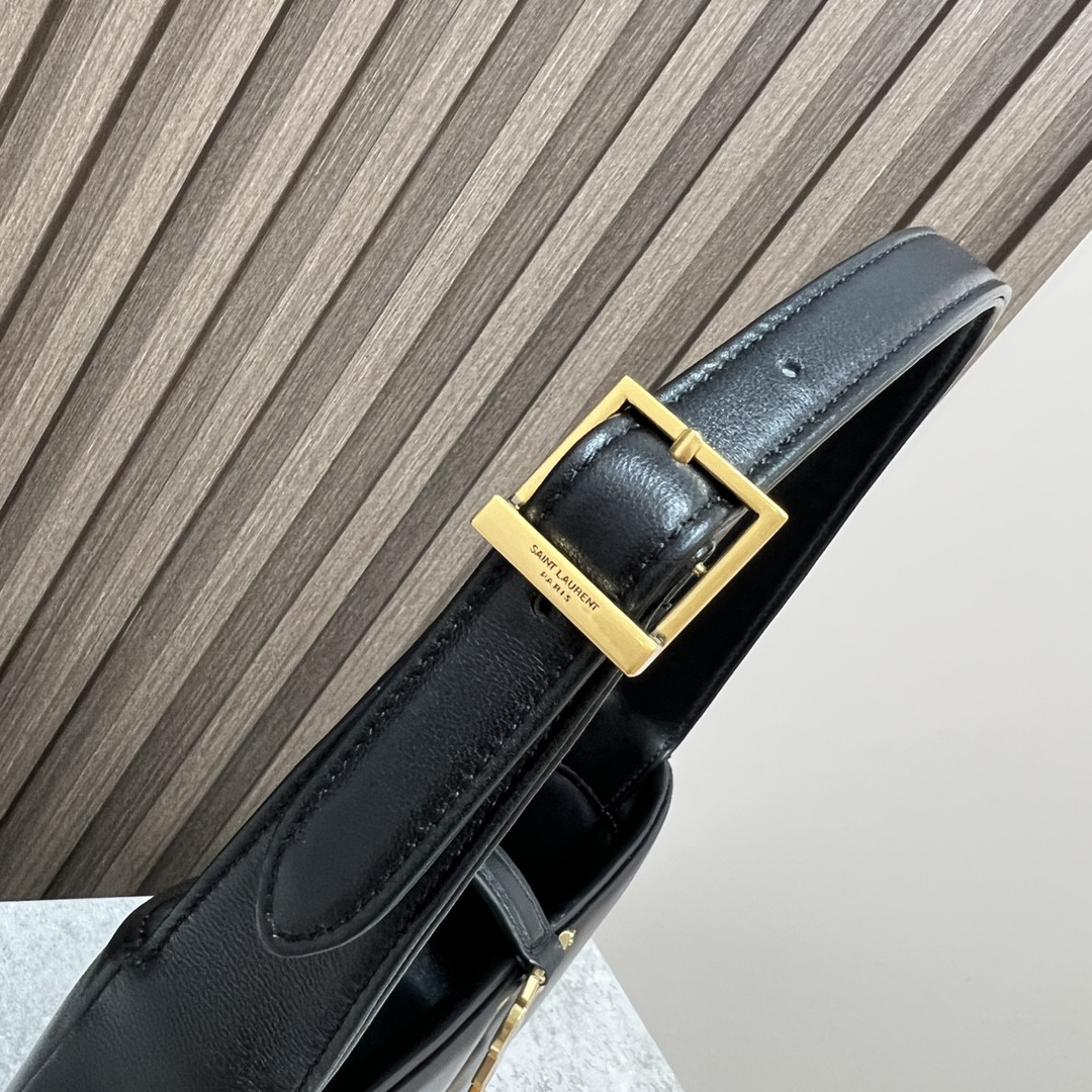 YSL LE 5 À 7 IN SMOOTH LAMBSKIN black 9 X 6.3 X 2.5 INCHES