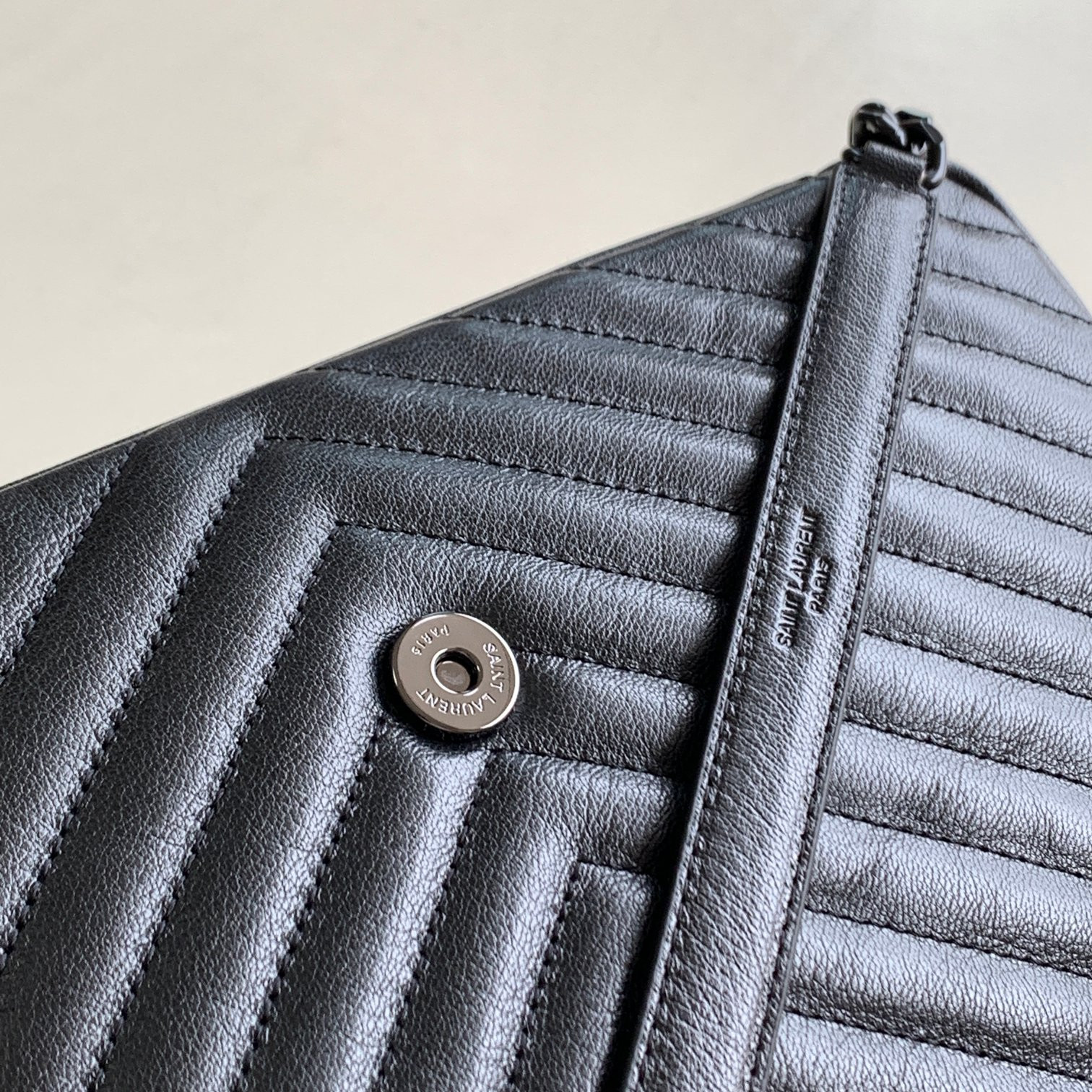 YSL COLLEGE MEDIUM IN QUILTED LEATHER ALL BLACK 9.4 X 6.6 X 2.5 INCHES