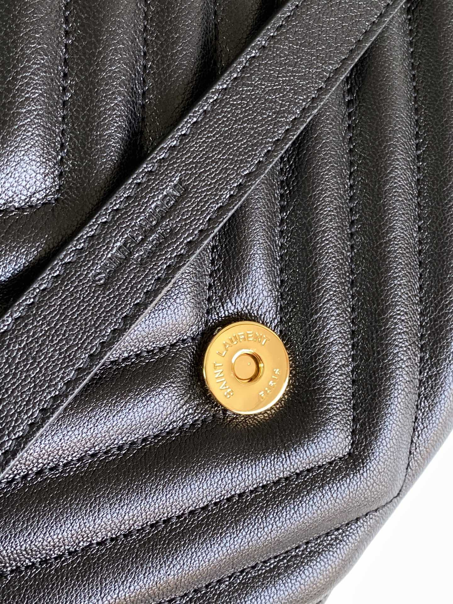 YSL COLLEGE LARGE IN QUILTED LEATHER BLACK GOLD 32X21X8 CM