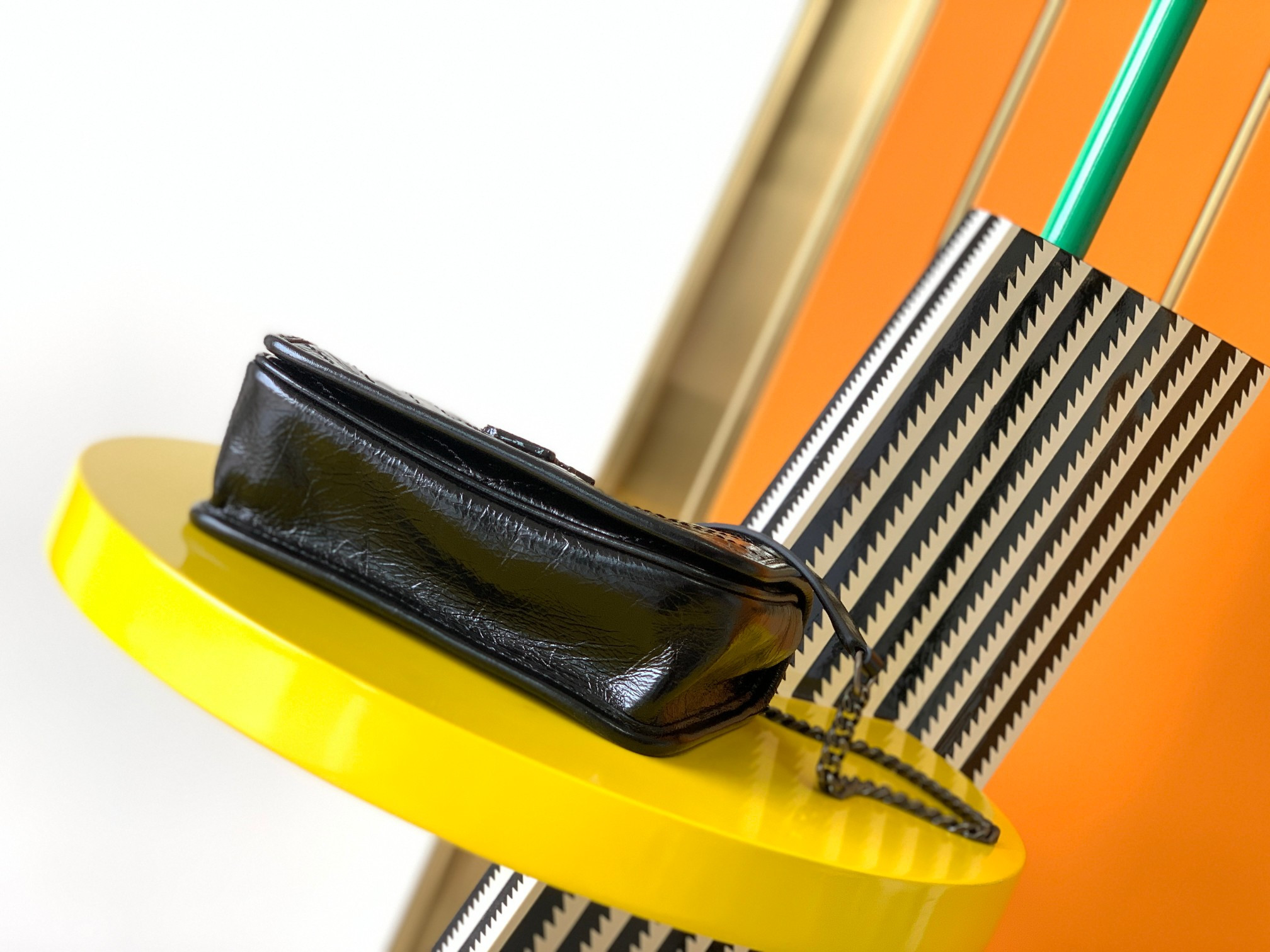 YSL NIKI CHAIN WALLET IN SHINY LEATHER BLACK 19 x 15 x 6 CM