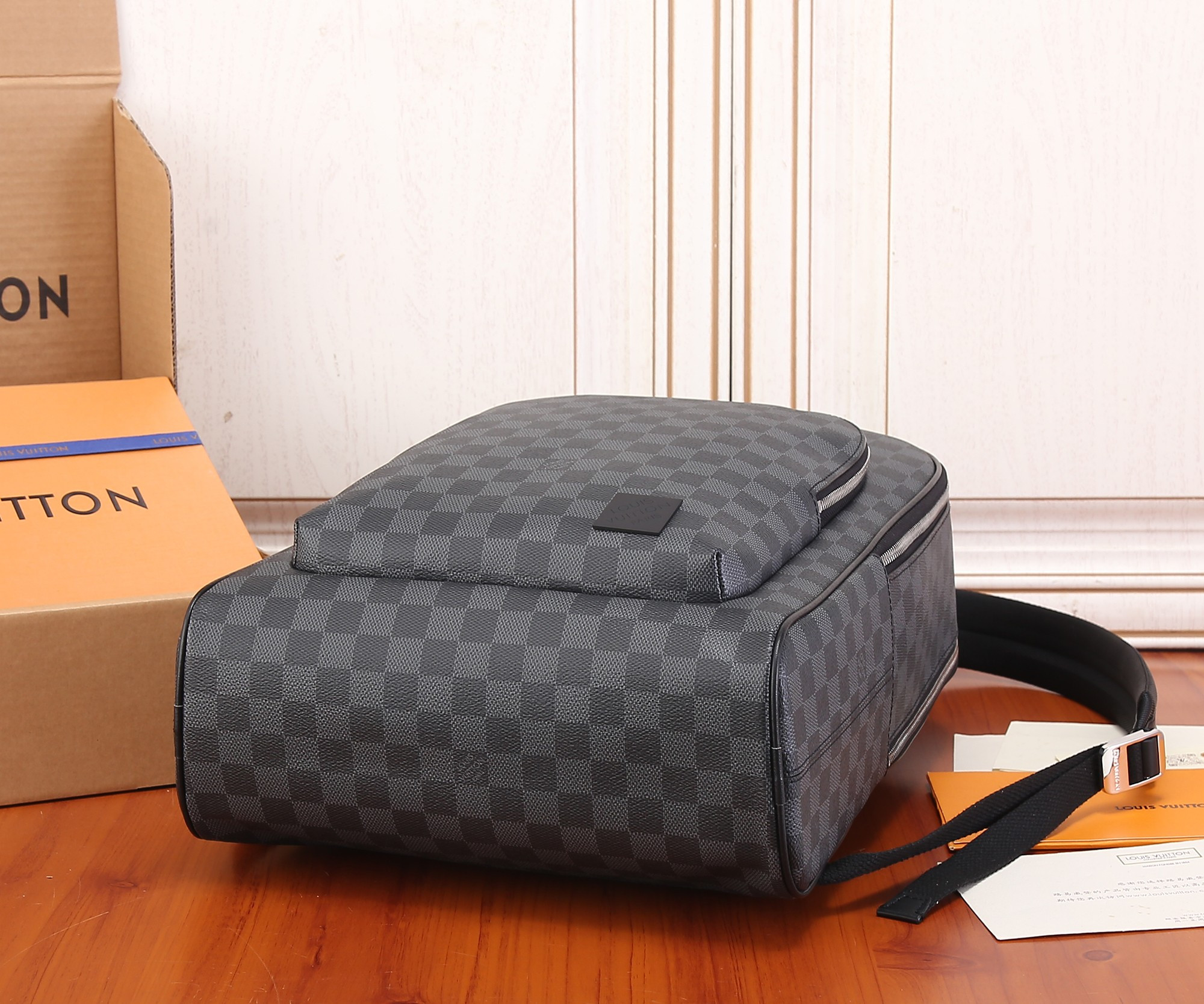 Louis Vuitton N40499 Avenue Backpack 40 x 31 x 15 cm