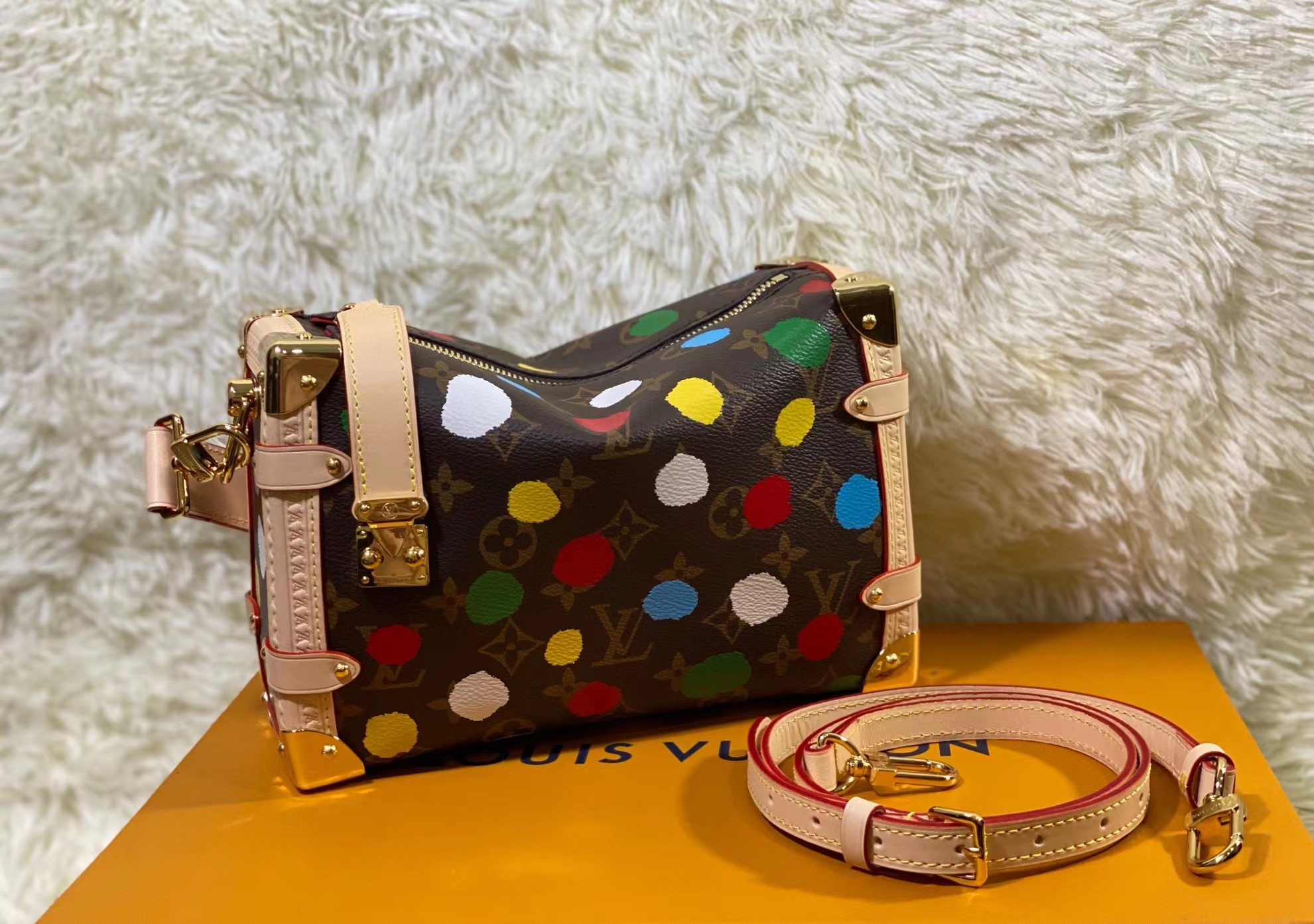 Louis Vuitton M46396 21x14x6cm