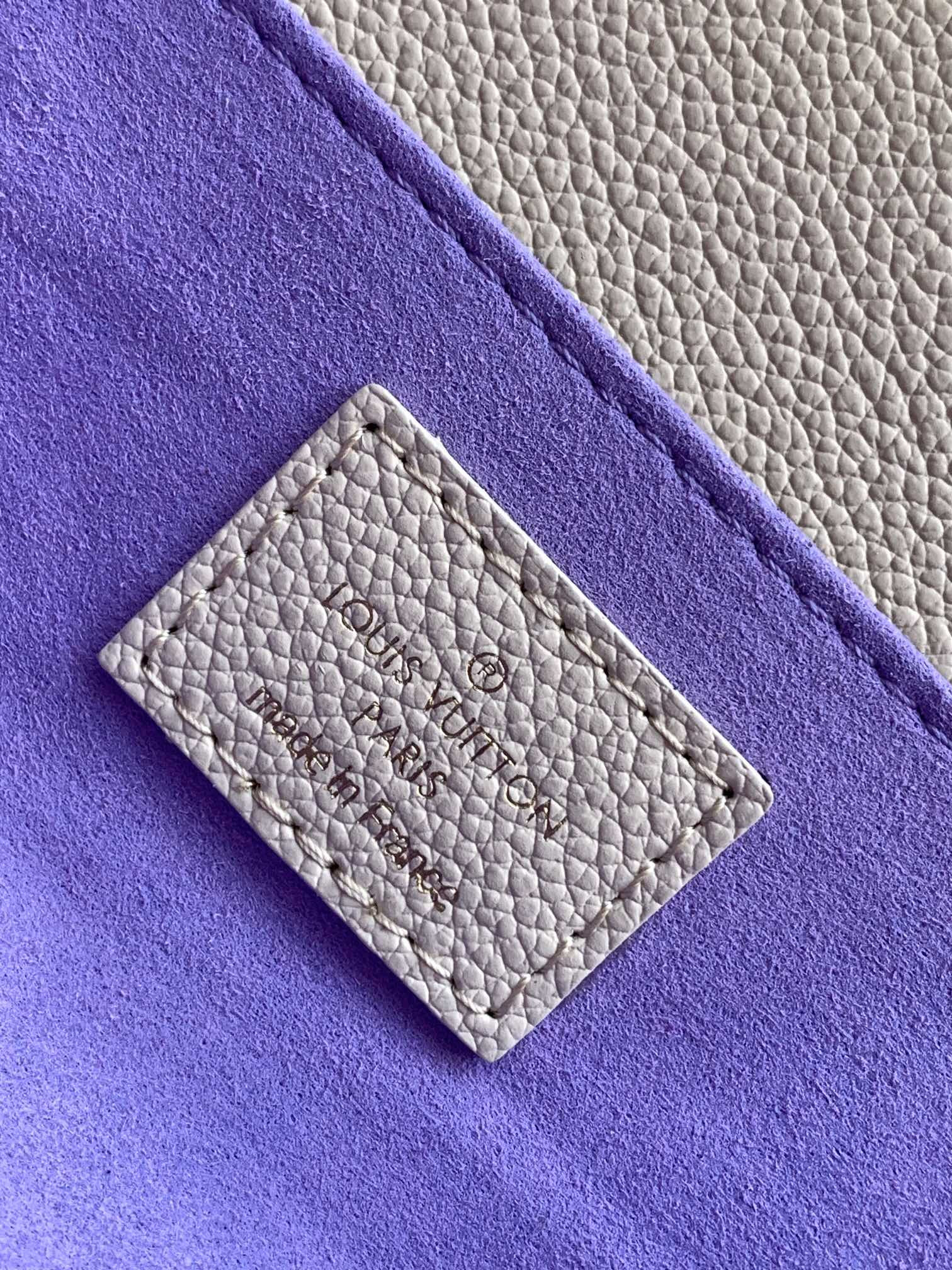 LV M23940 Pochette Métis East West 8.5 x 5.3 x 2.4 inches