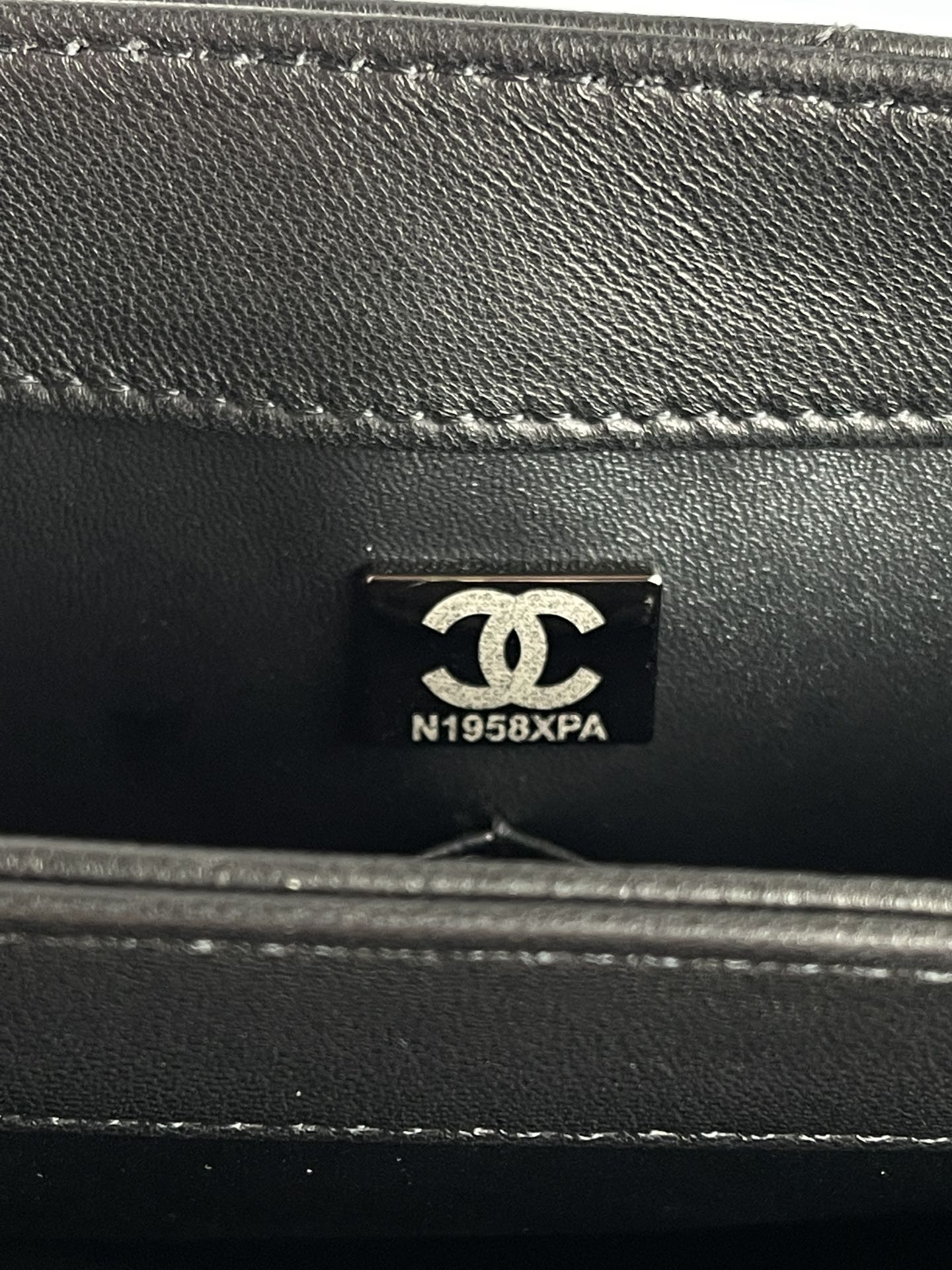 CHANEL FLAP BAG WITH TOP HANDLE 6.6 × 9.8 × 4.7 in