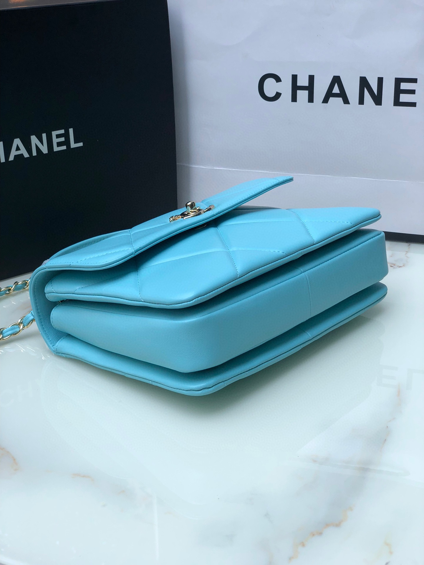 CHANEL FLAP BAG WITH TOP HANDLE 6.6 × 9.8 × 4.7 in