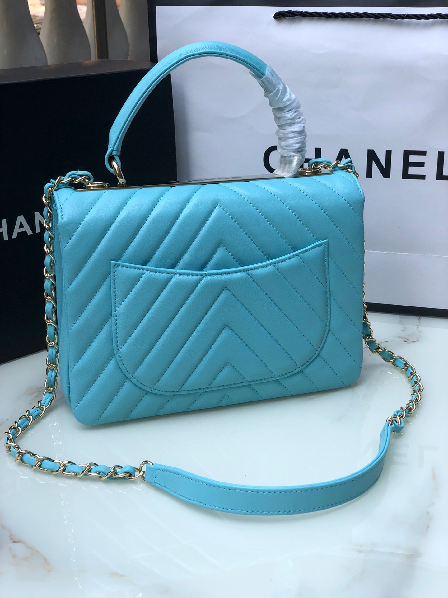 CHANEL FLAP BAG WITH TOP HANDLE 6.6 × 9.8 × 4.7 in