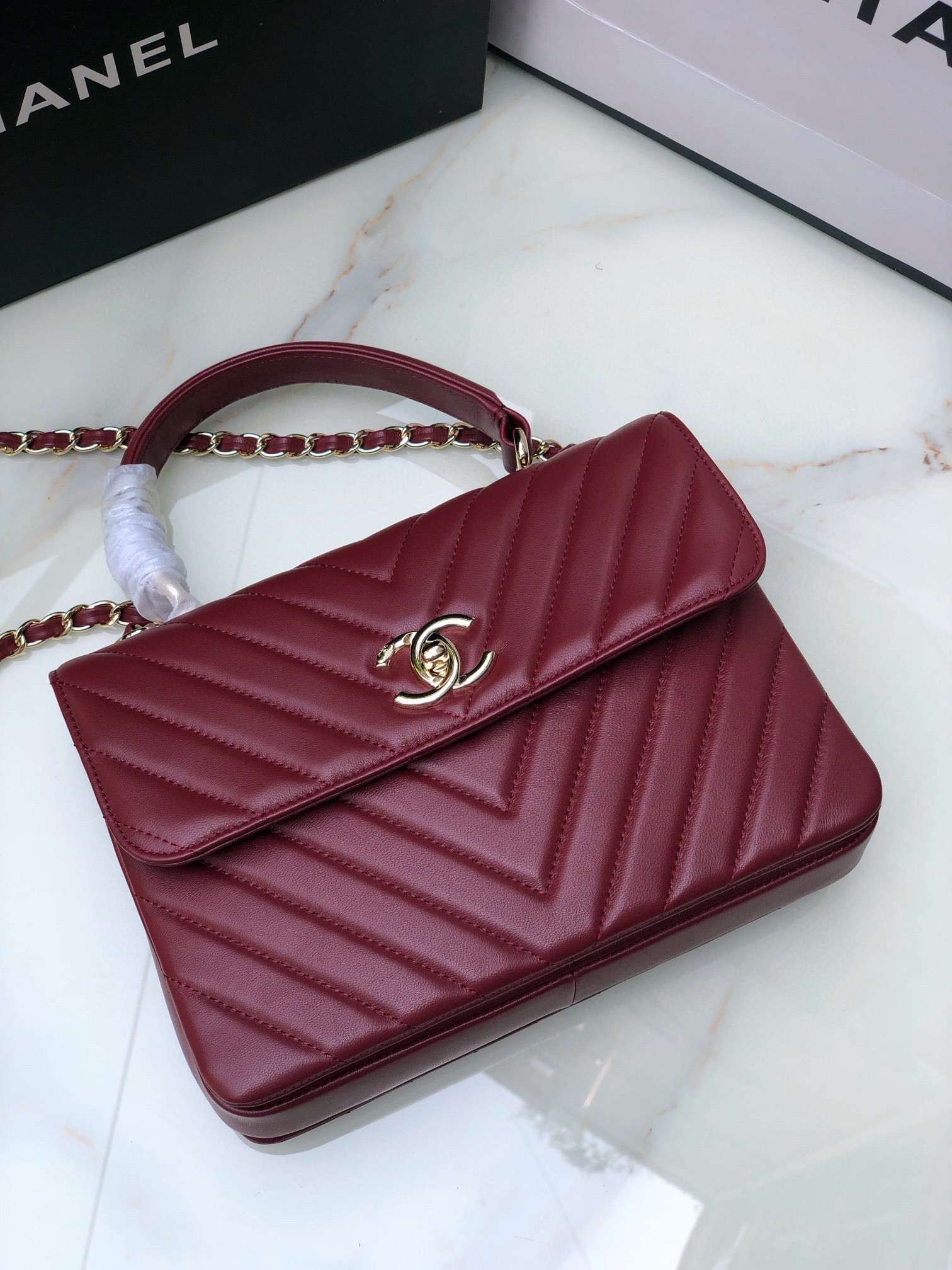 CHANEL FLAP BAG WITH TOP HANDLE RED 6.6 × 9.8 × 4.7 in