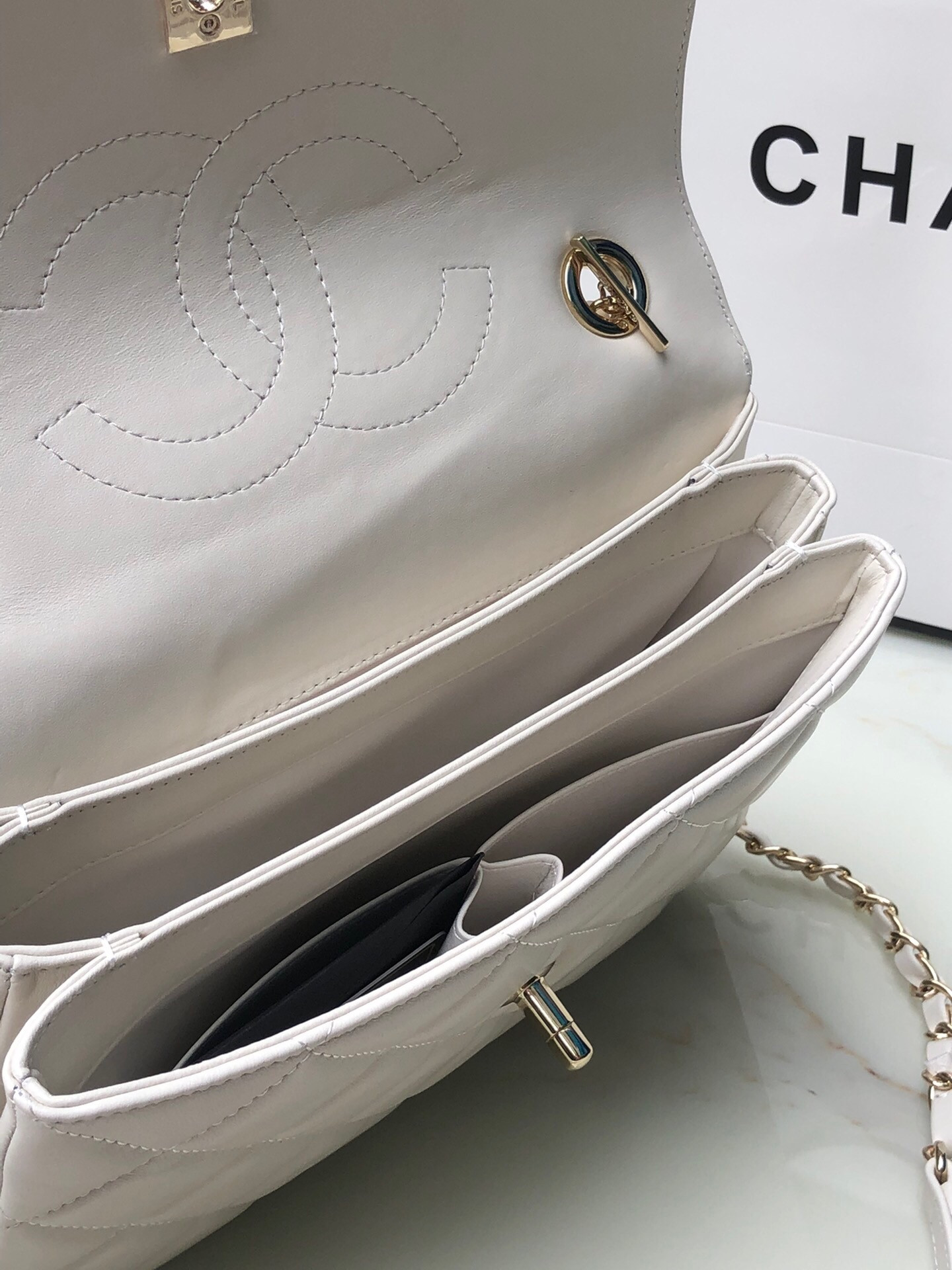 CHANEL FLAP BAG WITH TOP HANDLE 6.6 × 9.8 × 4.7 in