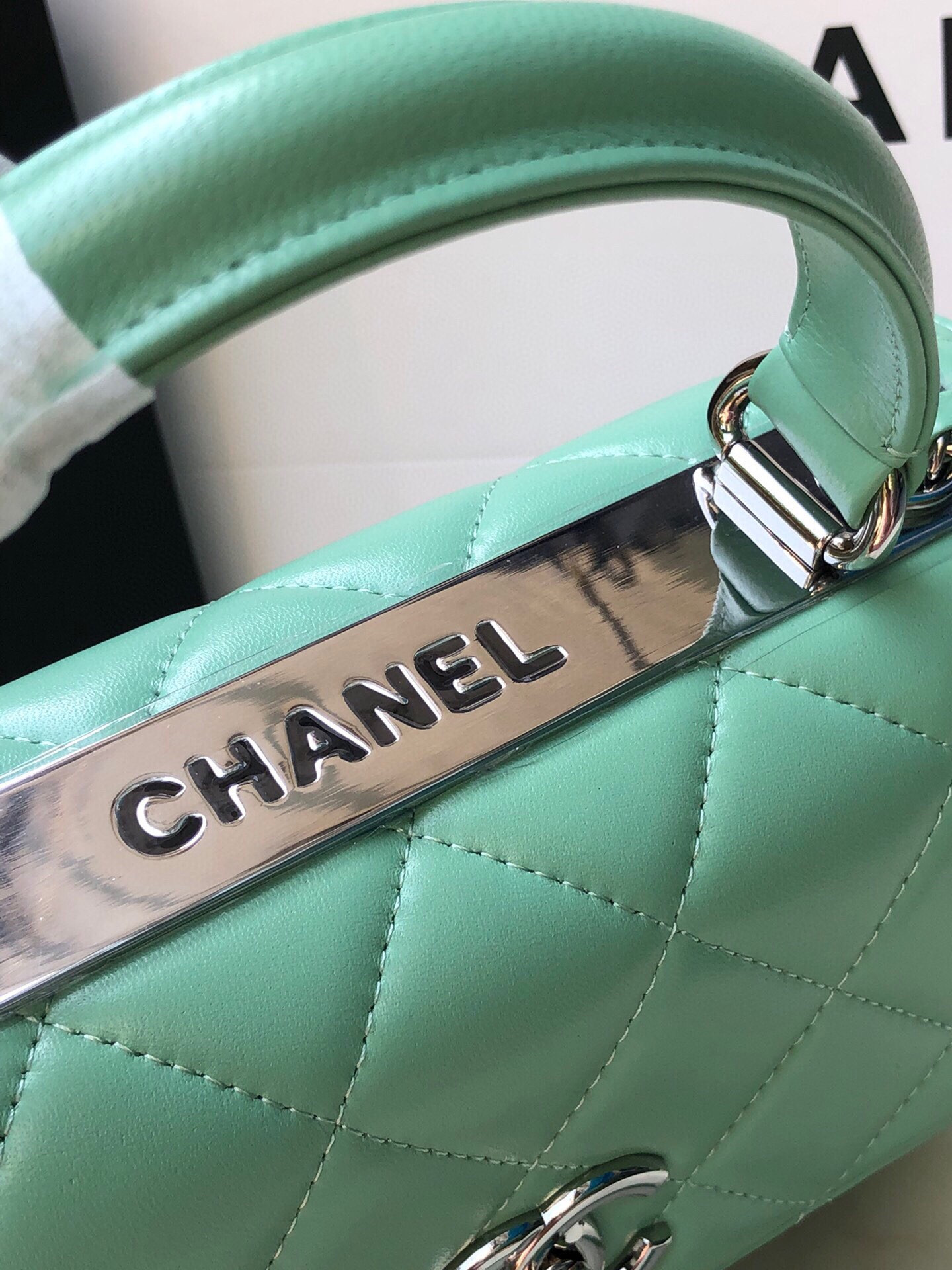 CHANEL FLAP BAG WITH TOP HANDLE 6.6 × 9.8 × 4.7 in