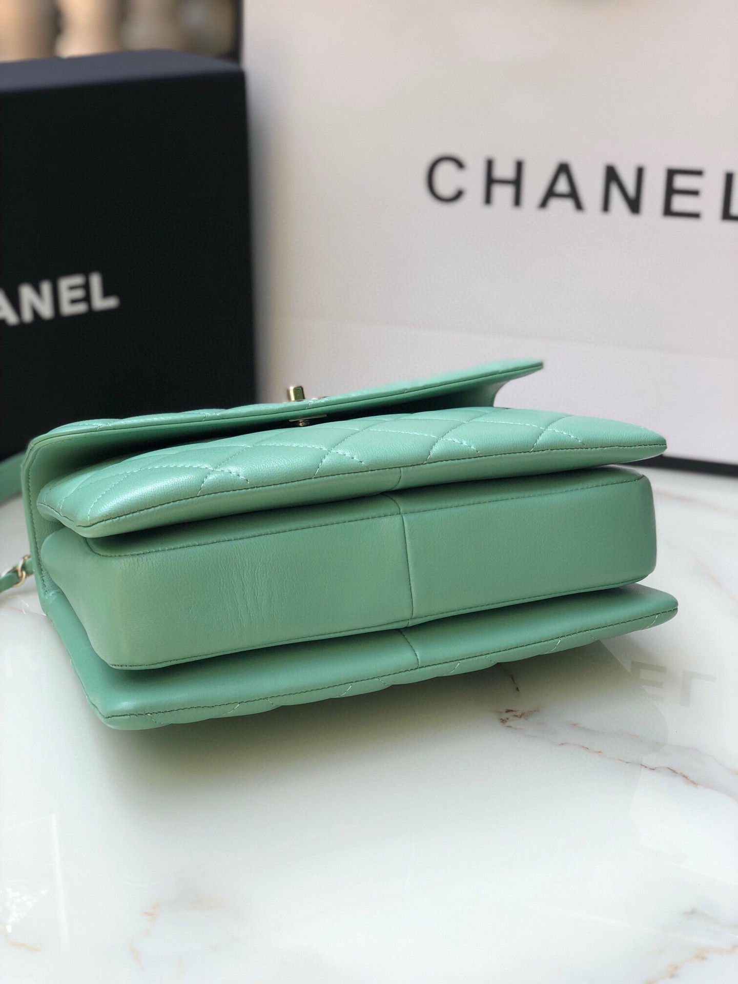 CHANEL FLAP BAG WITH TOP HANDLE 6.6 × 9.8 × 4.7 in