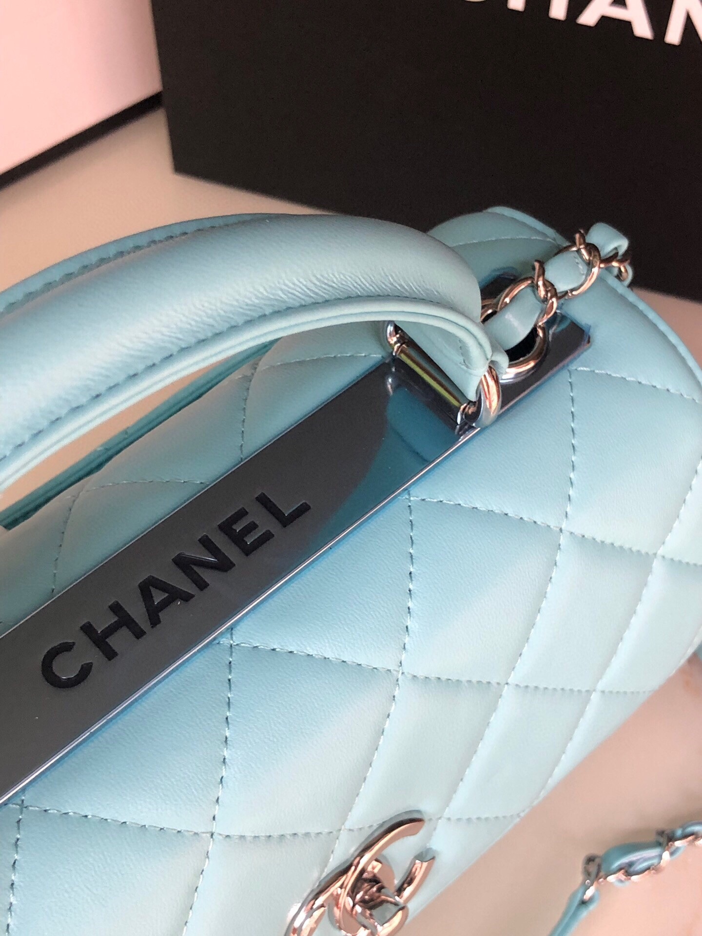 CHANEL FLAP BAG WITH TOP HANDLE 6.6 × 9.8 × 4.7 in