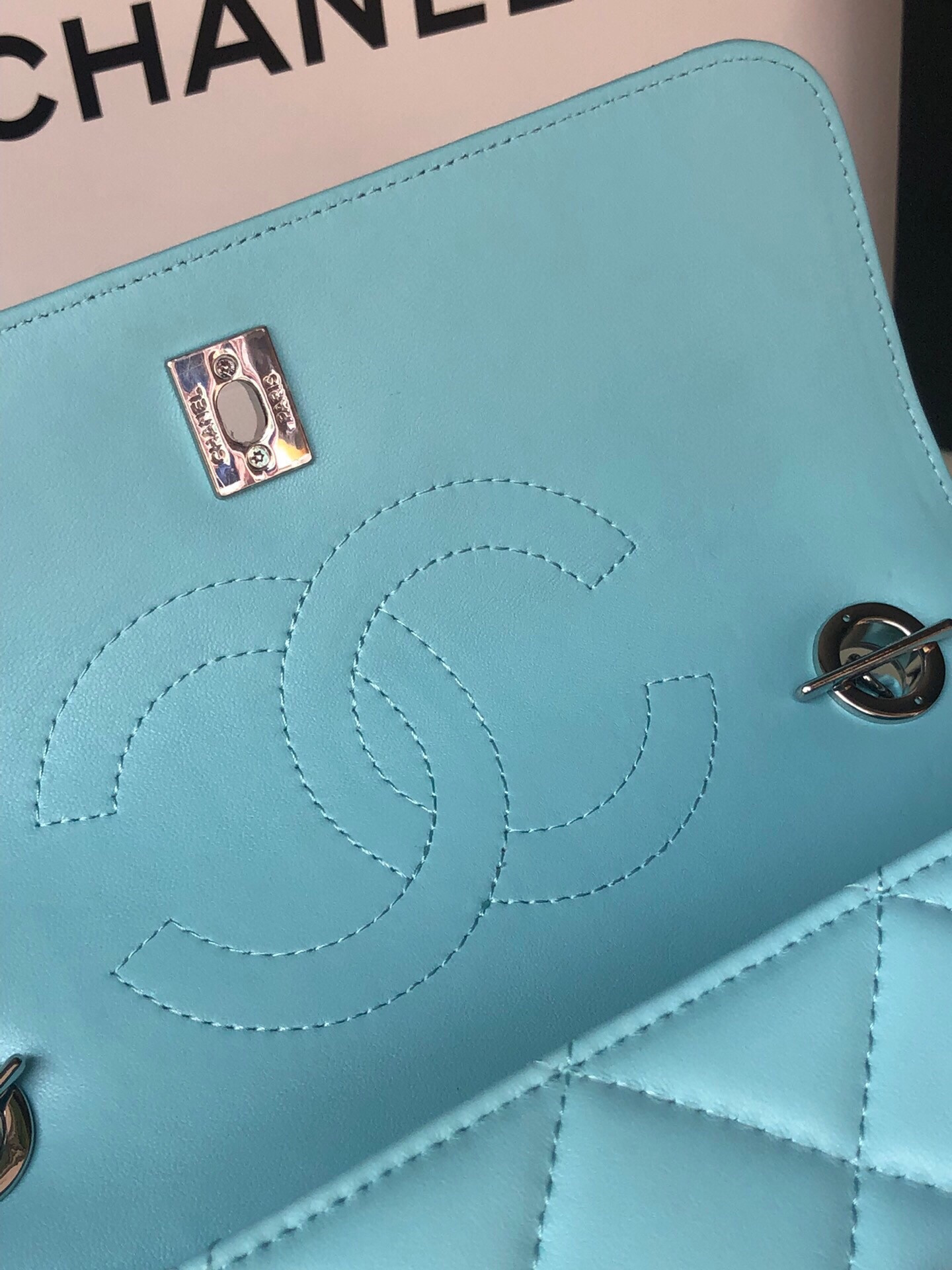 CHANEL FLAP BAG WITH TOP HANDLE 6.6 × 9.8 × 4.7 in