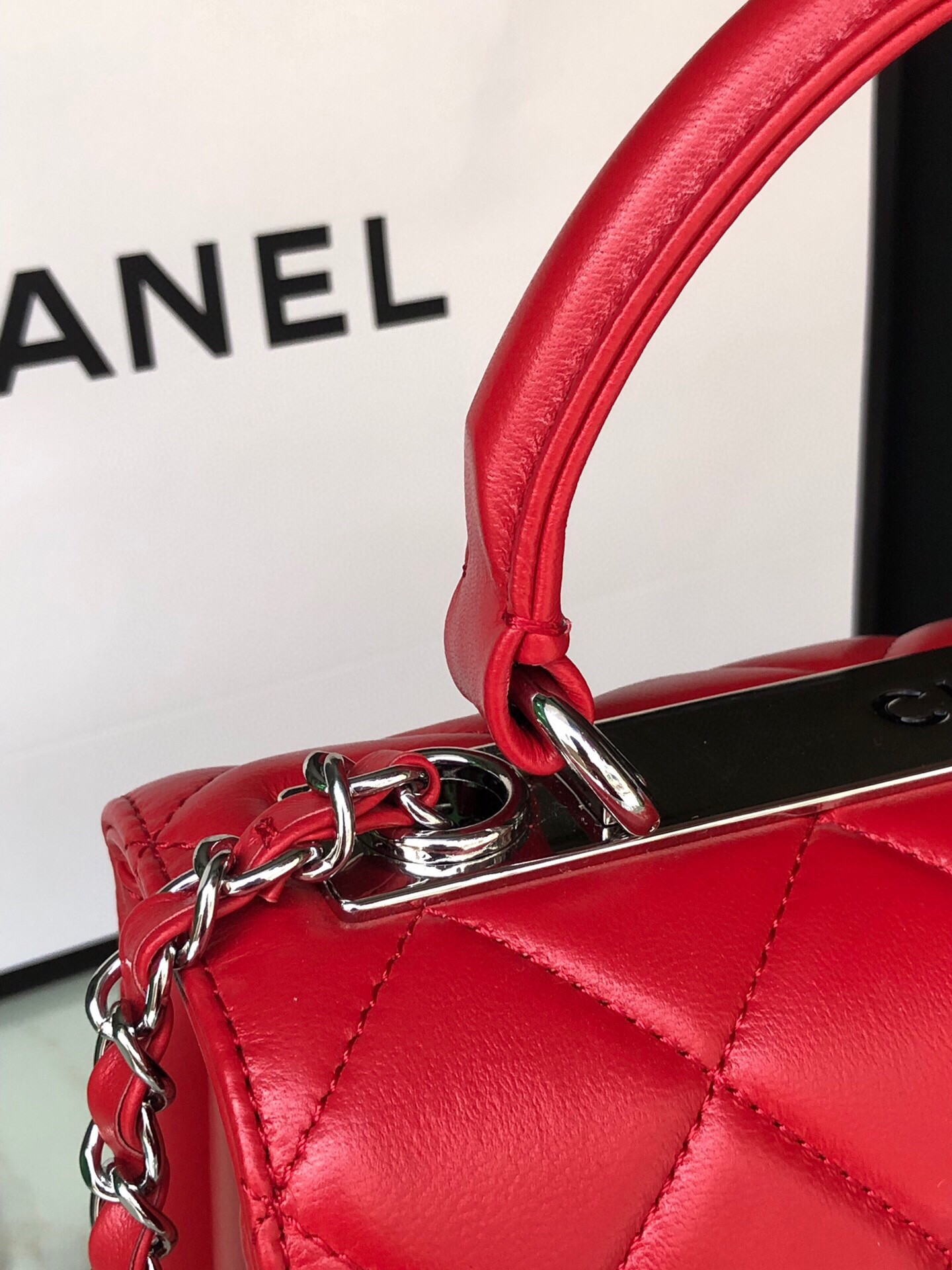 CHANEL FLAP BAG WITH TOP HANDLE 6.6 × 9.8 × 4.7 in