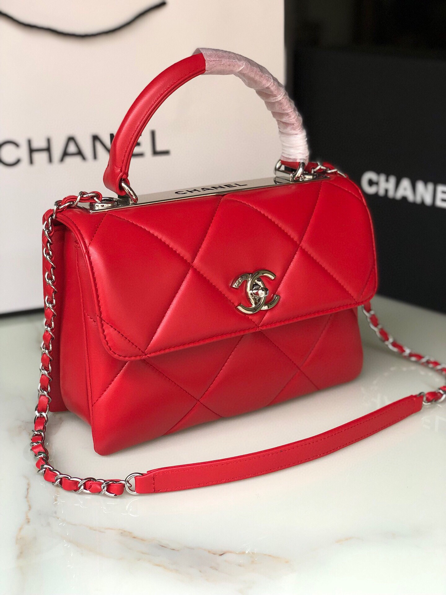 CHANEL FLAP BAG WITH TOP HANDLE 6.6 × 9.8 × 4.7 in