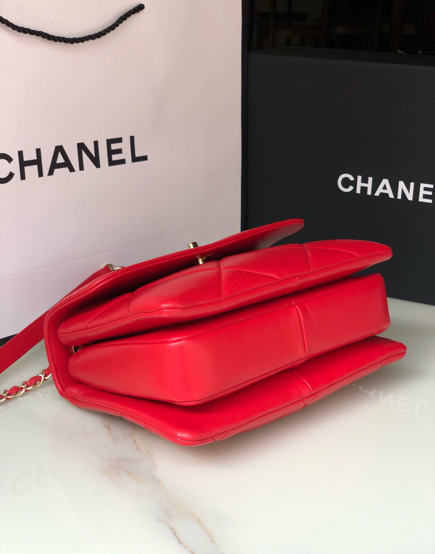 CHANEL FLAP BAG WITH TOP HANDLE 6.6 × 9.8 × 4.7 in
