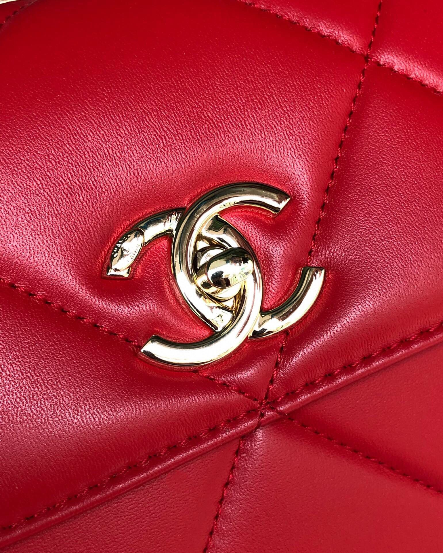 CHANEL FLAP BAG WITH TOP HANDLE 6.6 × 9.8 × 4.7 in