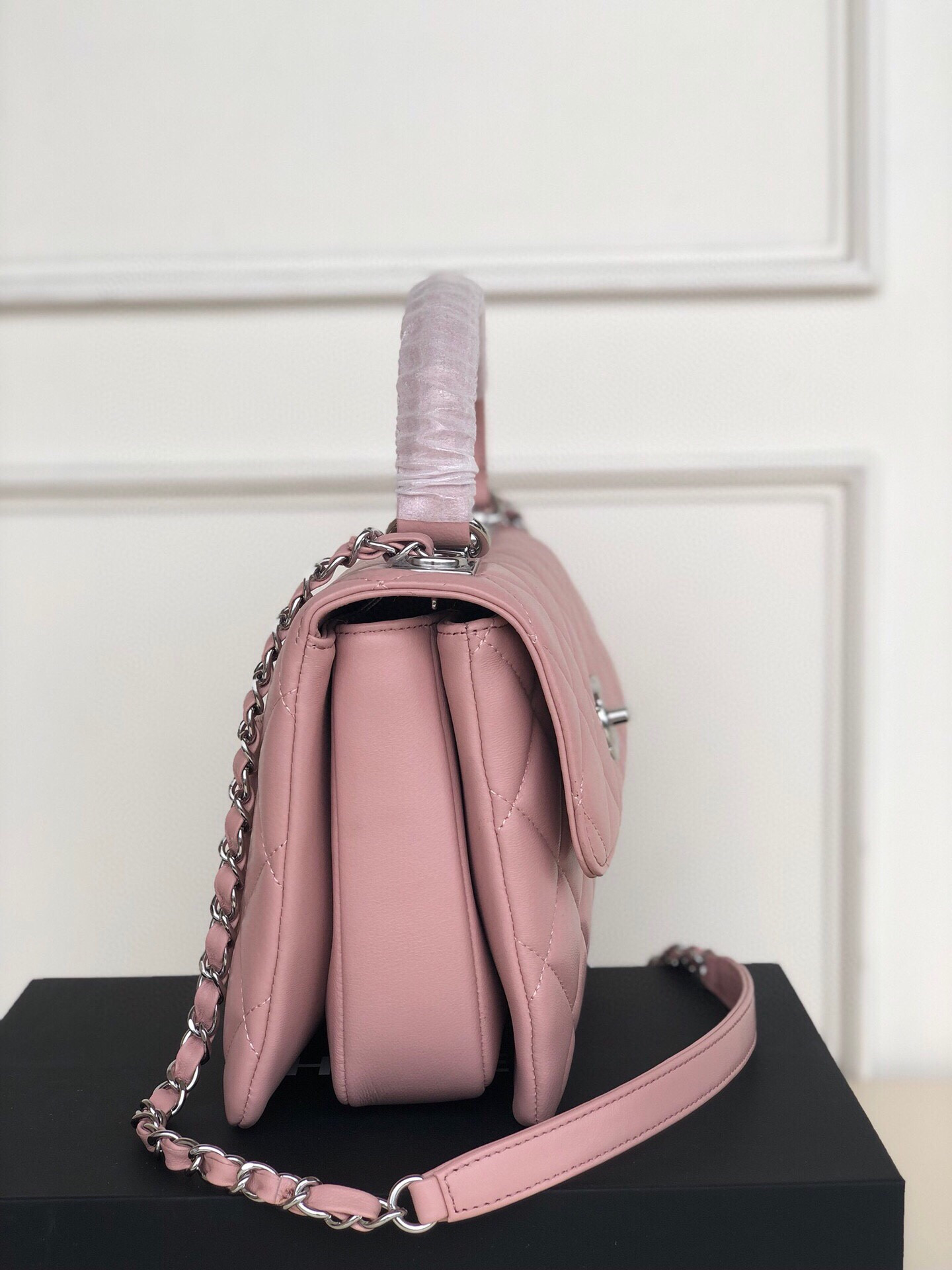 CHANEL FLAP BAG WITH TOP HANDLE 6.6 × 9.8 × 4.7 in