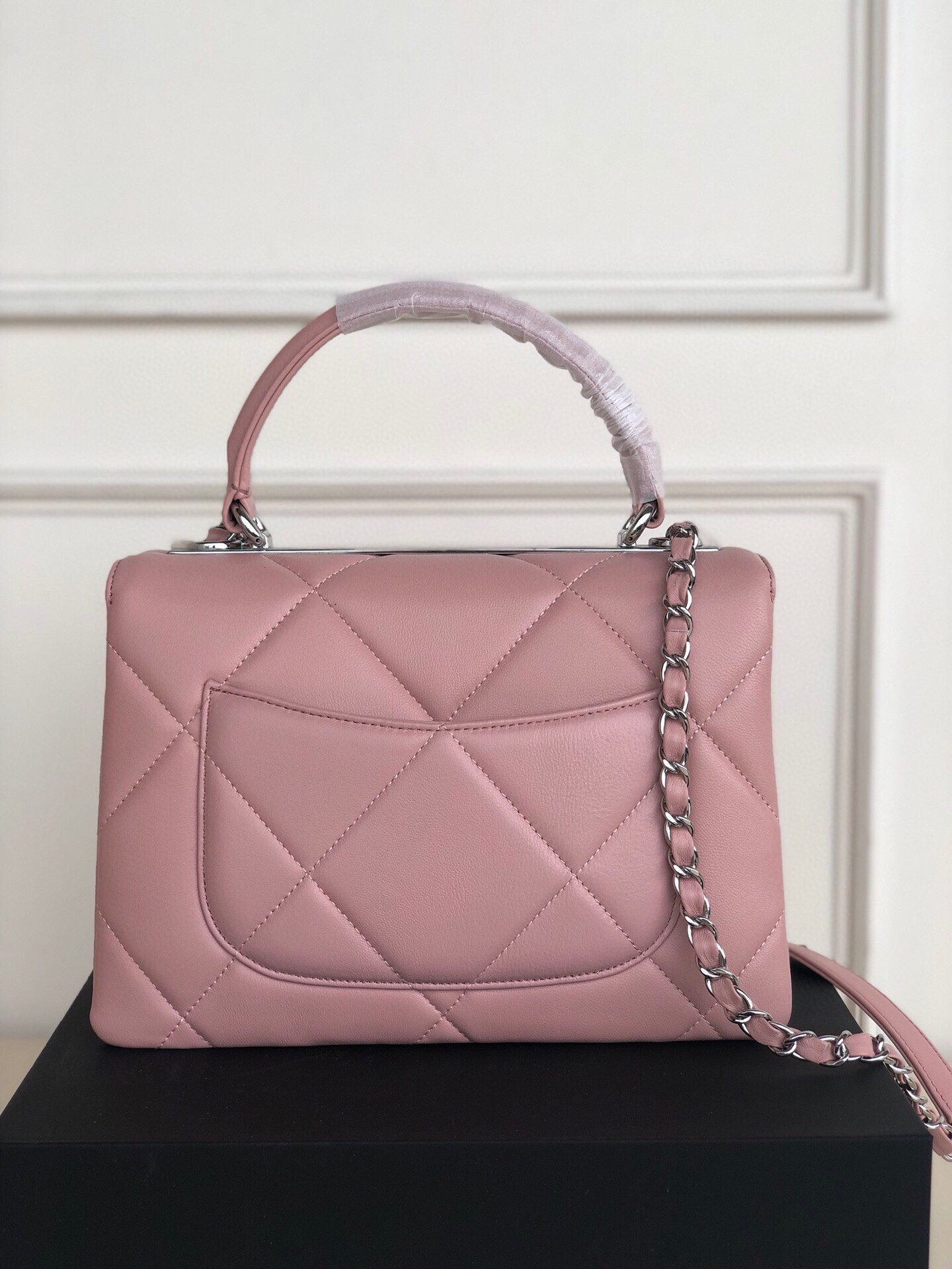 CHANEL FLAP BAG WITH TOP HANDLE 6.6 × 9.8 × 4.7 in