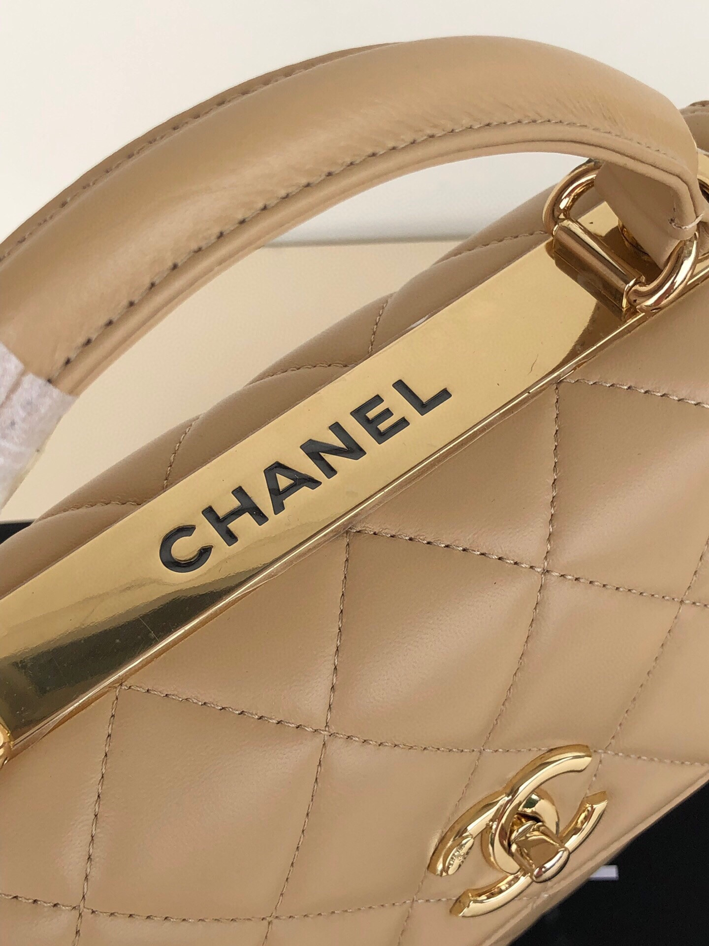 CHANEL FLAP BAG WITH TOP HANDLE 6.6 × 9.8 × 4.7 in
