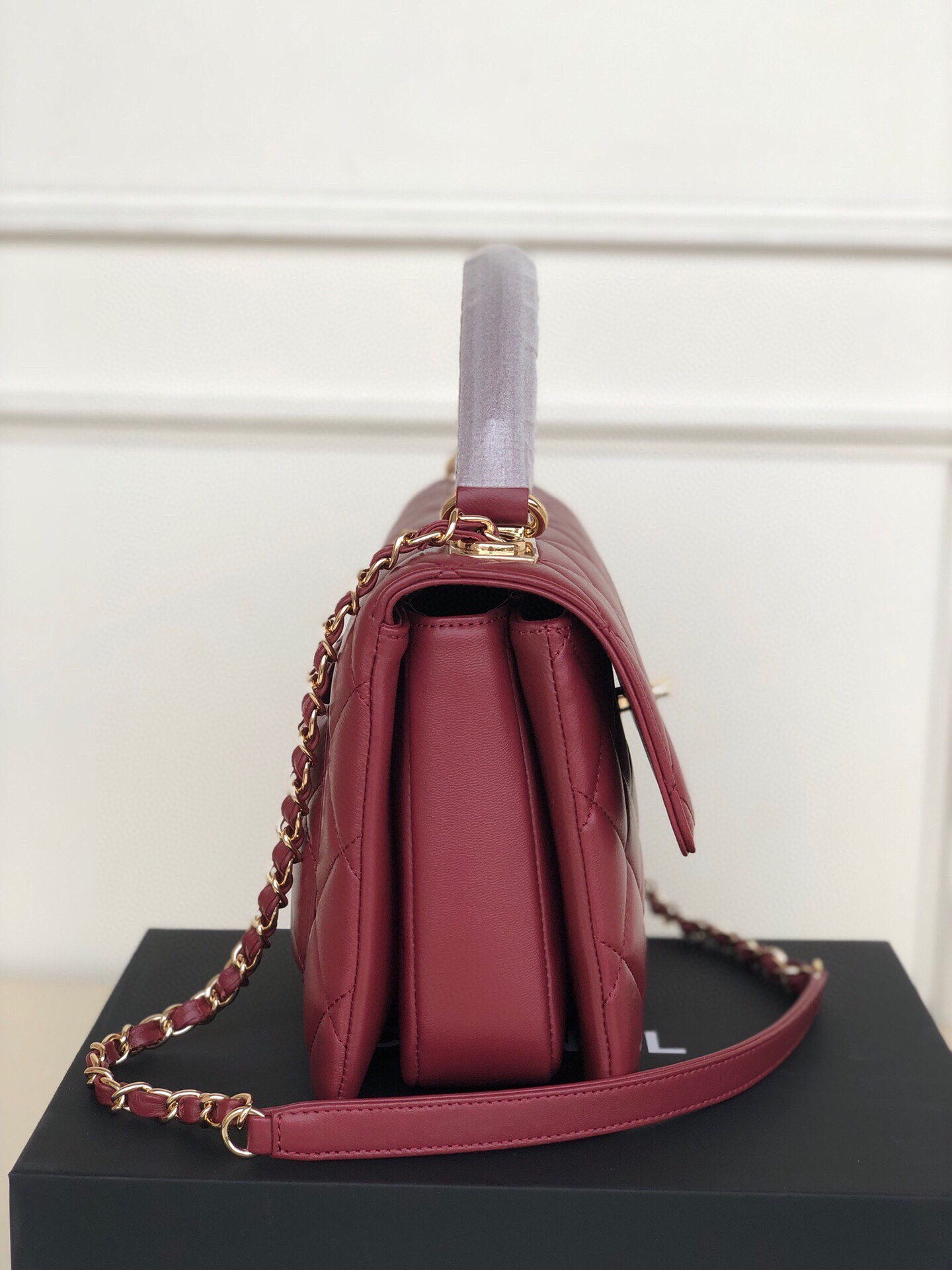 CHANEL FLAP BAG WITH TOP HANDLE 6.6 × 9.8 × 4.7 in