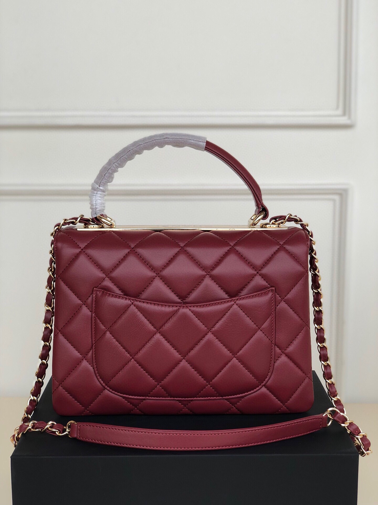 CHANEL FLAP BAG WITH TOP HANDLE 6.6 × 9.8 × 4.7 in