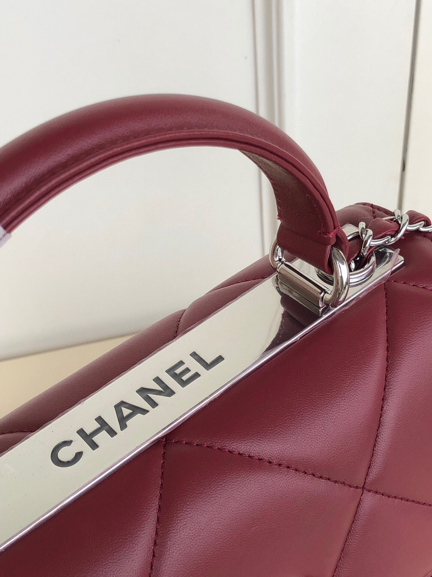 CHANEL FLAP BAG WITH TOP HANDLE 6.6 × 9.8 × 4.7 in